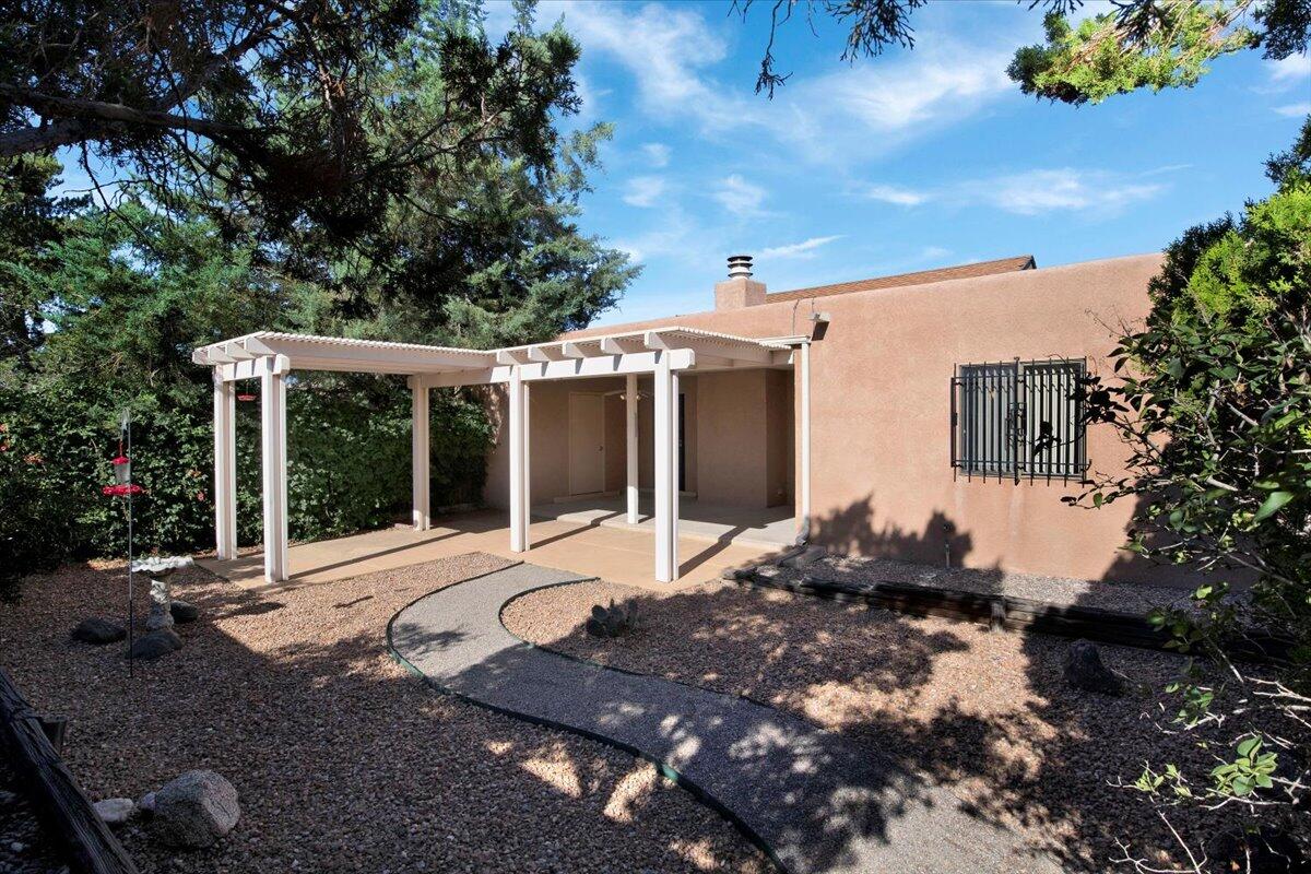 5520 AMISTAD Road NE