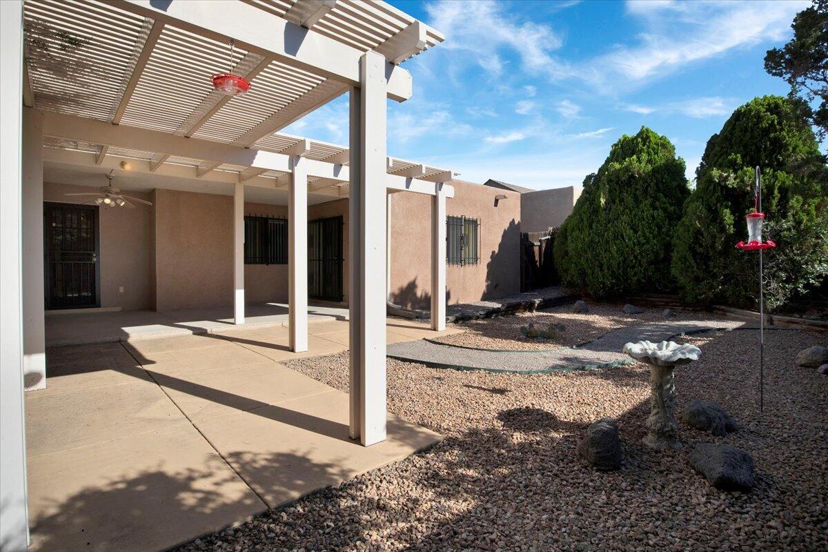 5520 AMISTAD Road NE