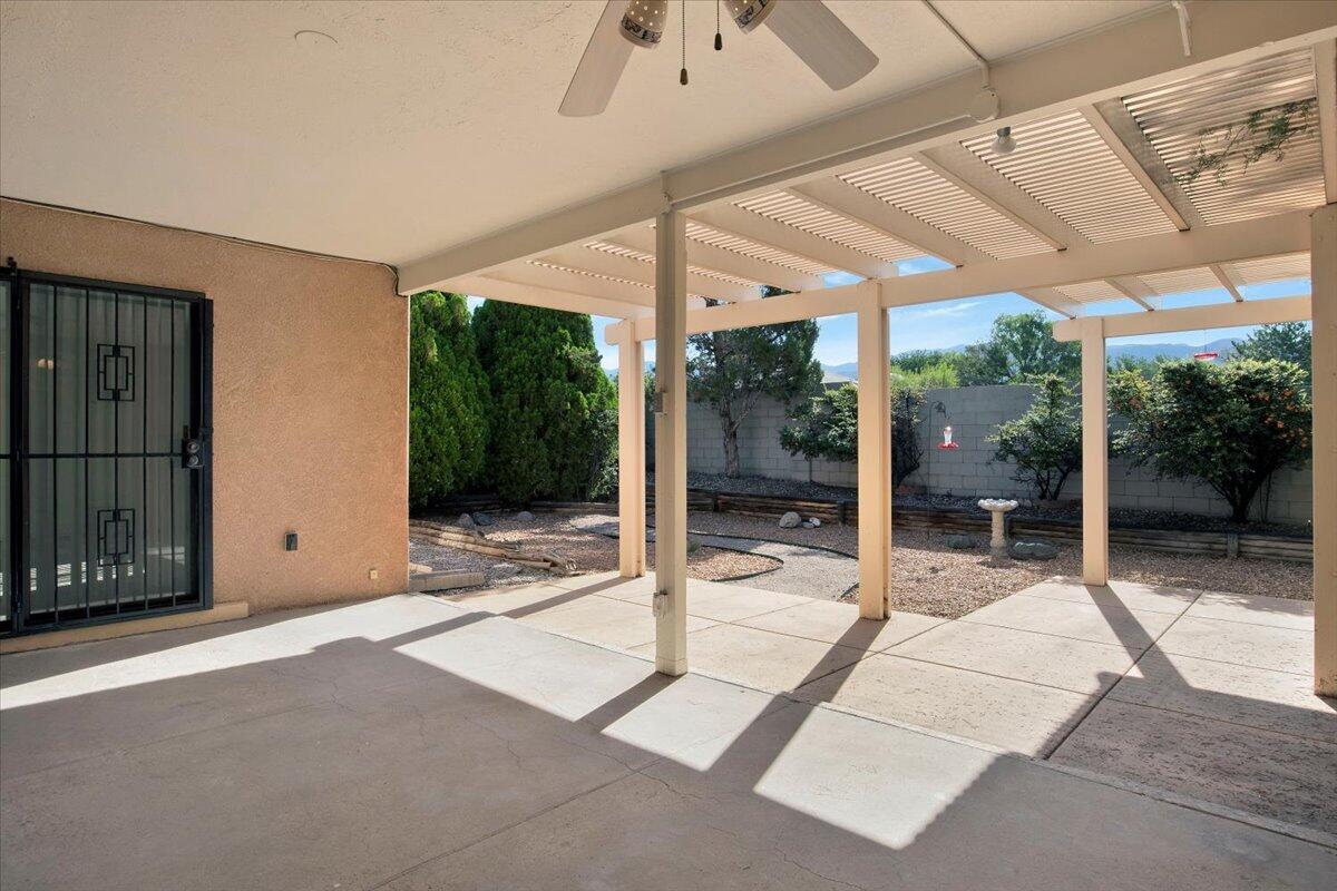 5520 AMISTAD Road NE