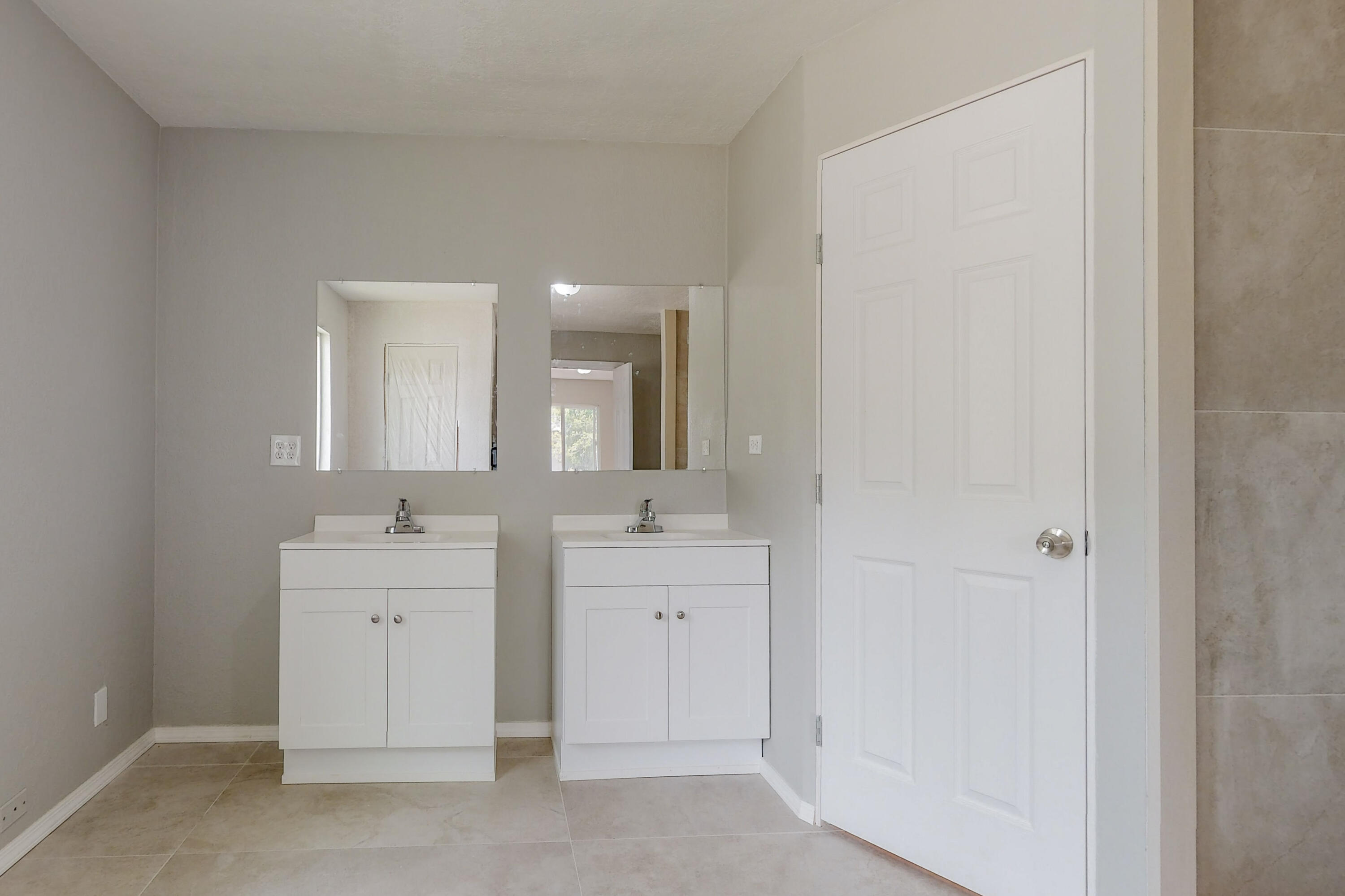 610 LOS LENTES Road SE