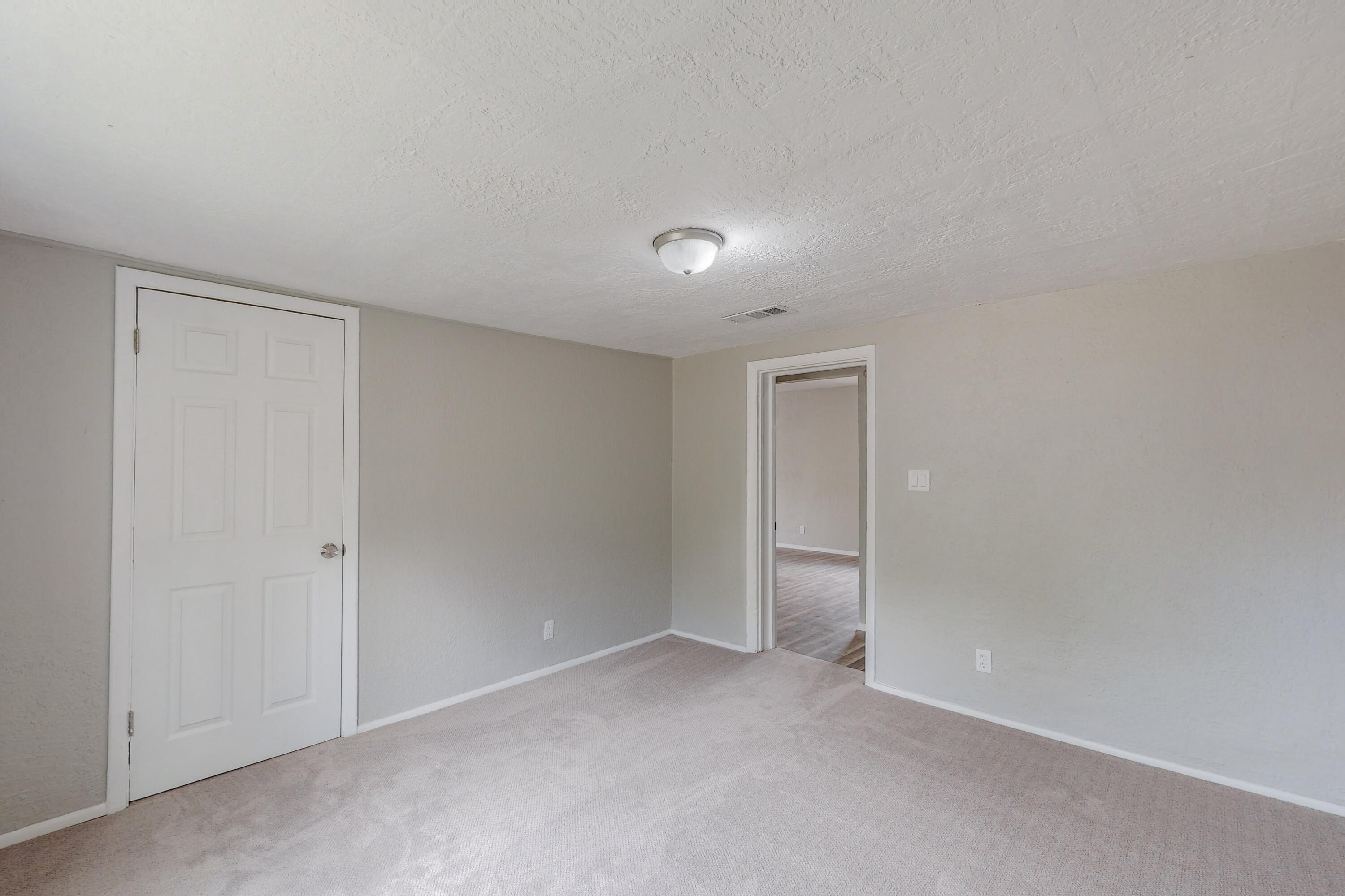 610 LOS LENTES Road SE