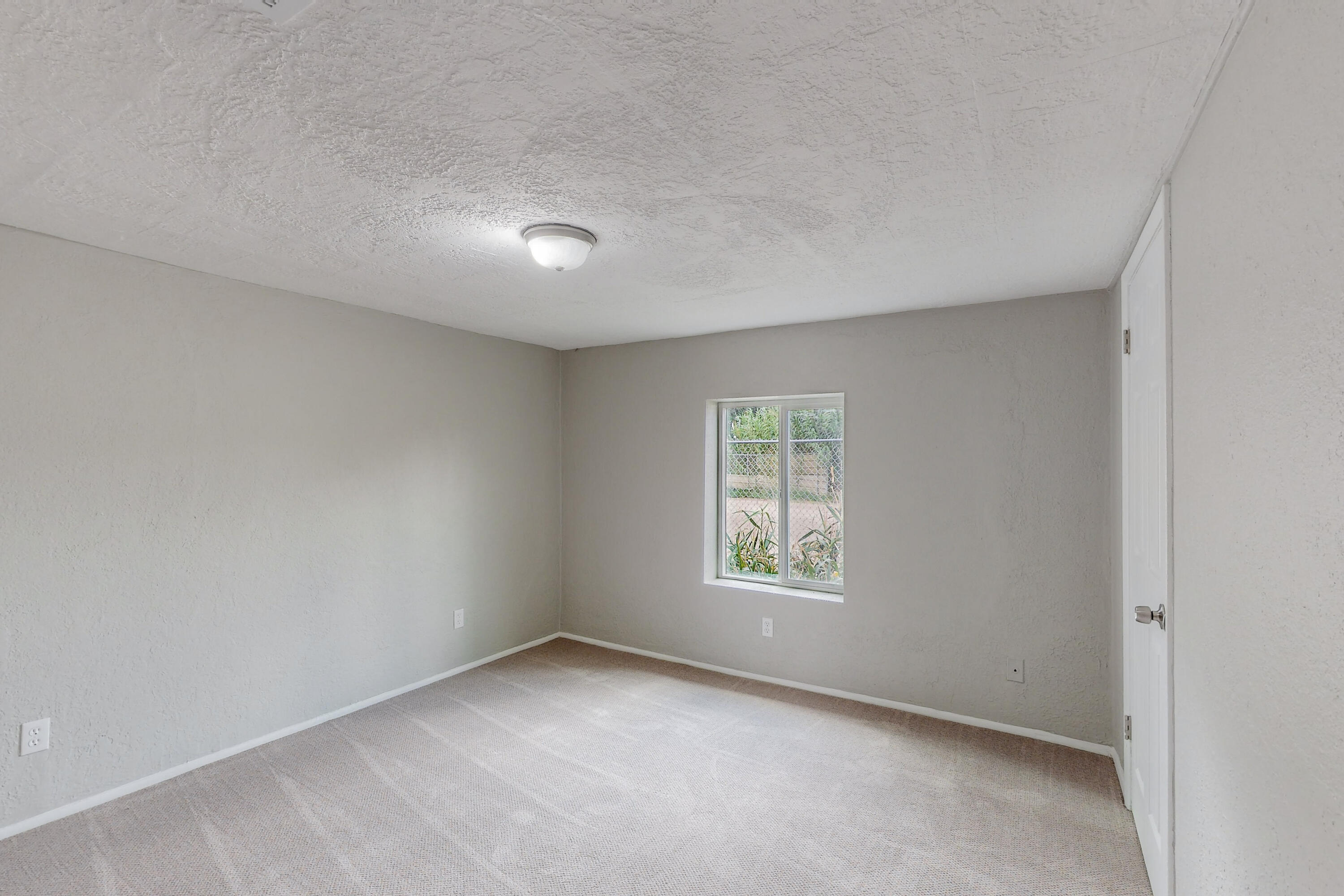 610 LOS LENTES Road SE