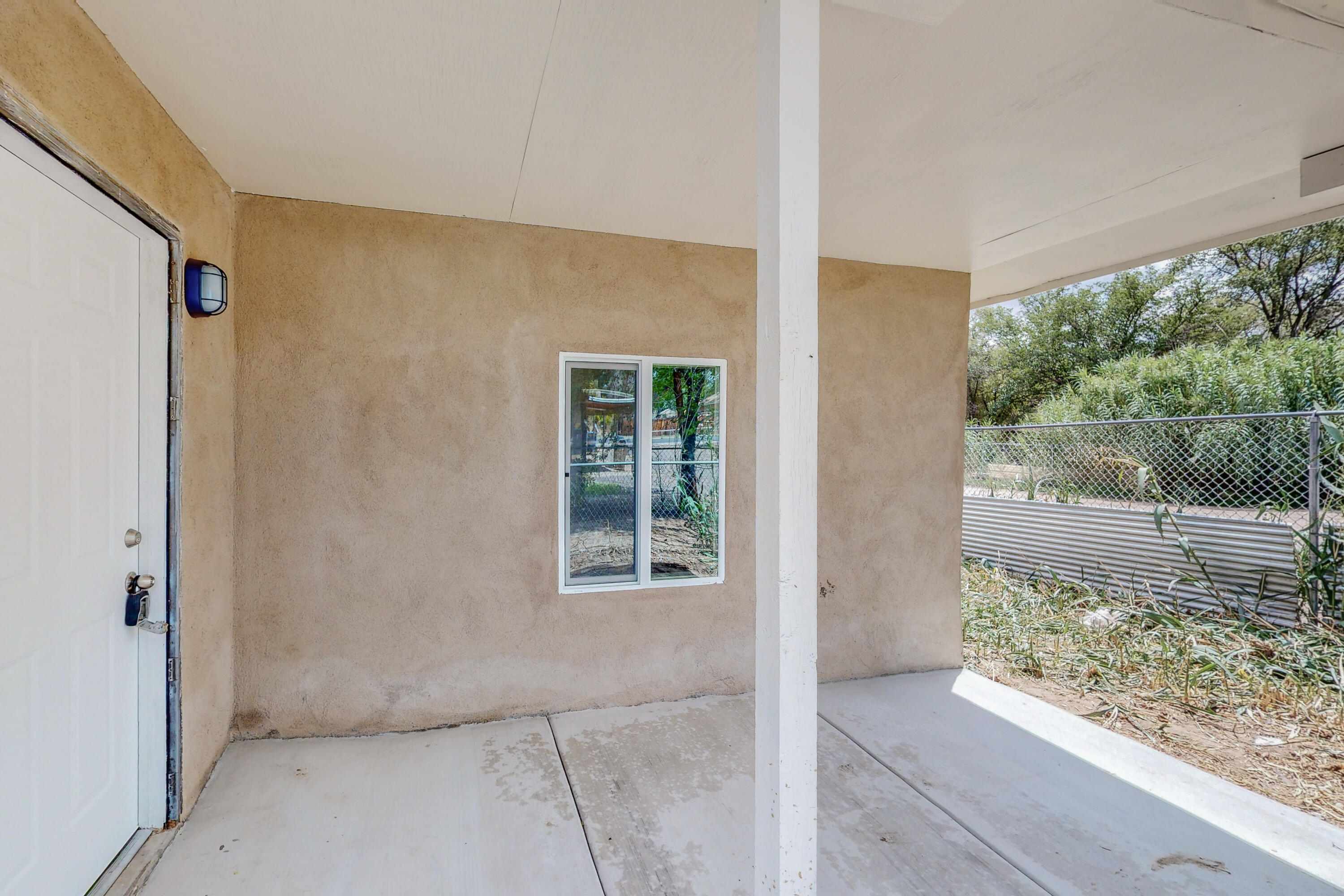 610 LOS LENTES Road SE