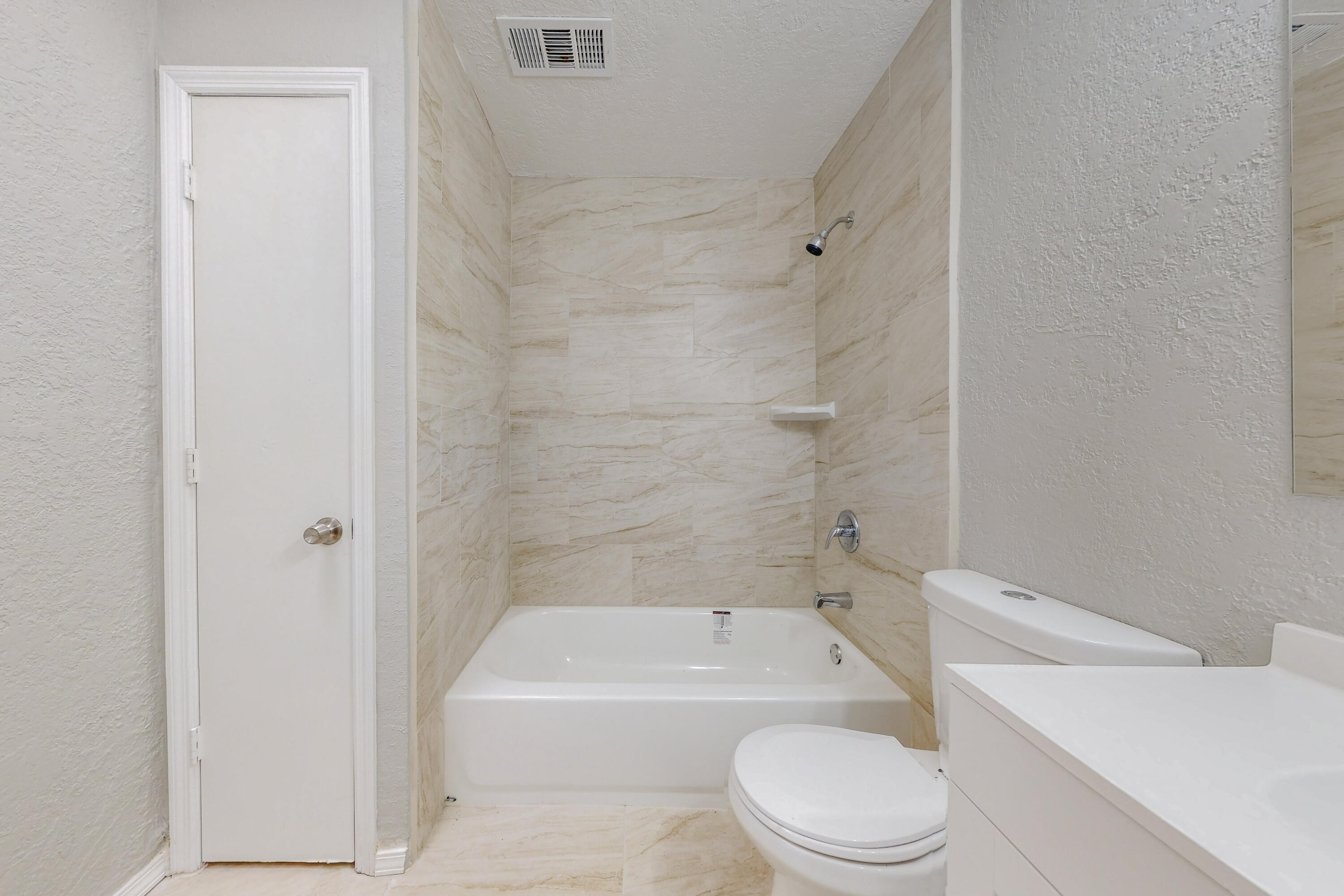610 LOS LENTES Road SE