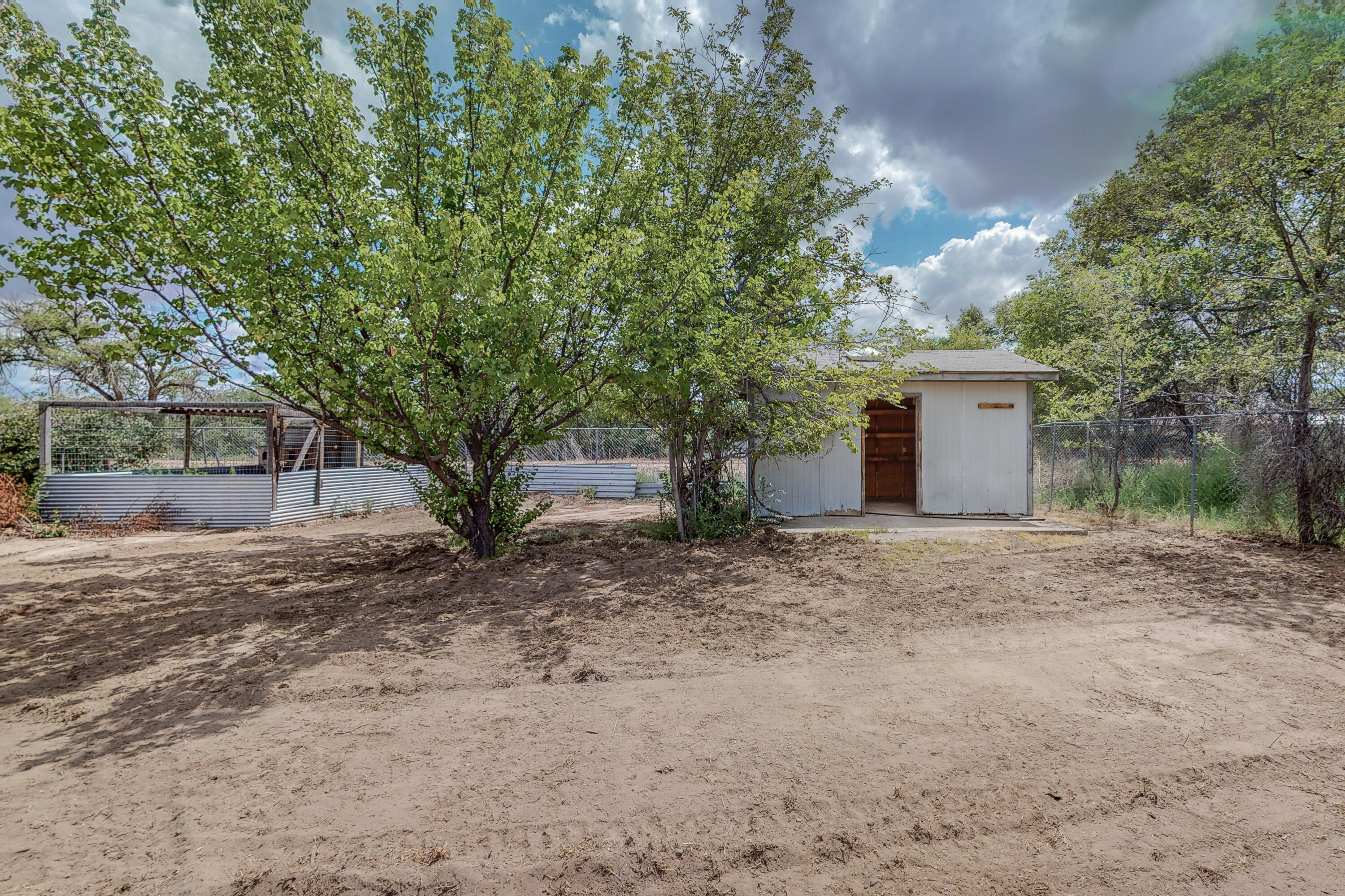610 LOS LENTES Road SE
