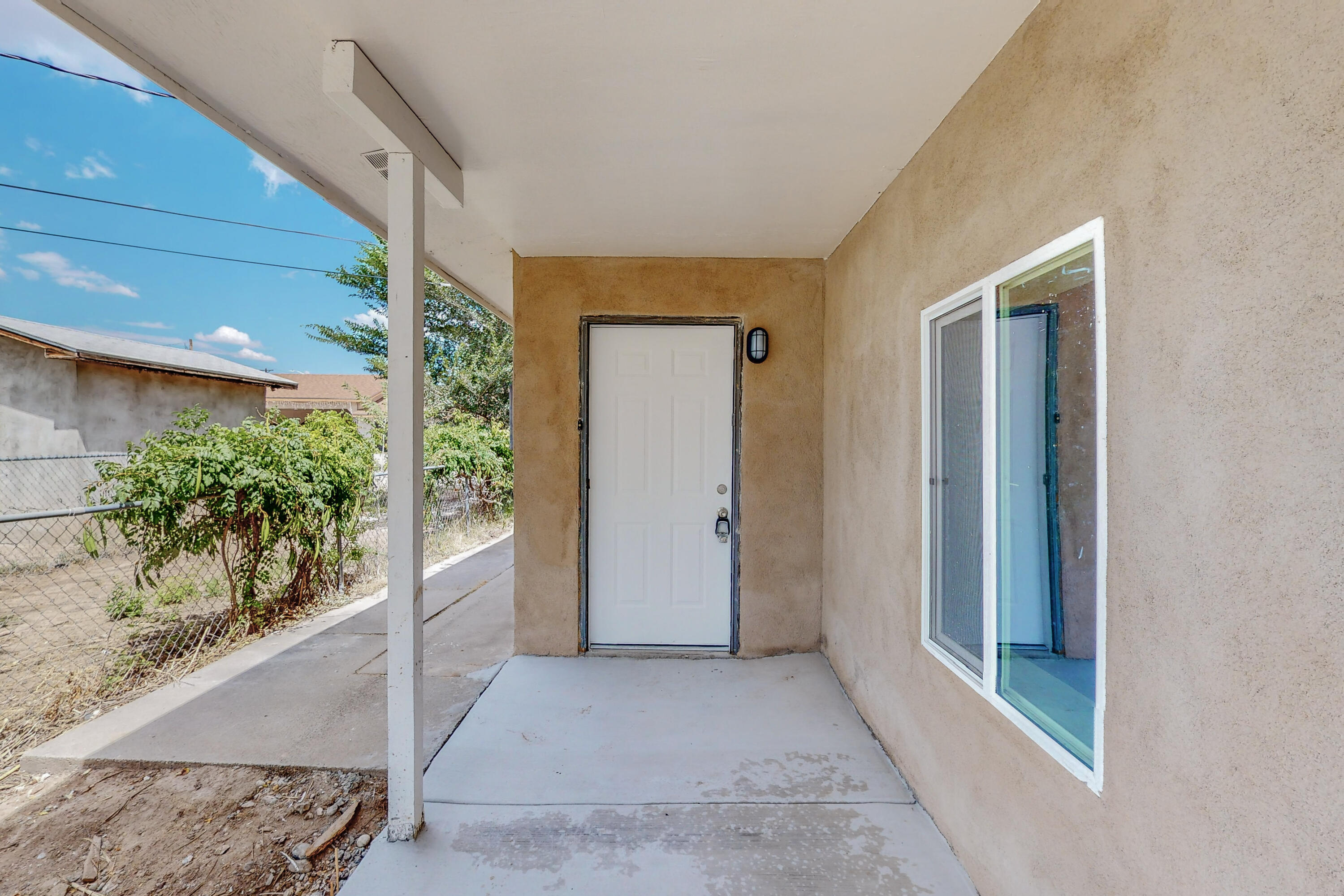 610 LOS LENTES Road SE