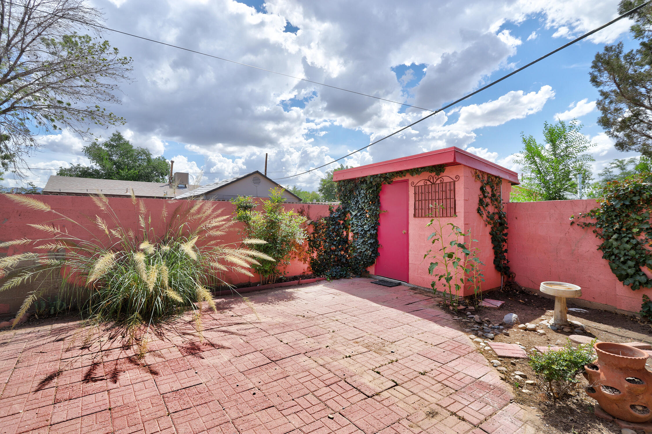 612 GRIEGOS Road NW