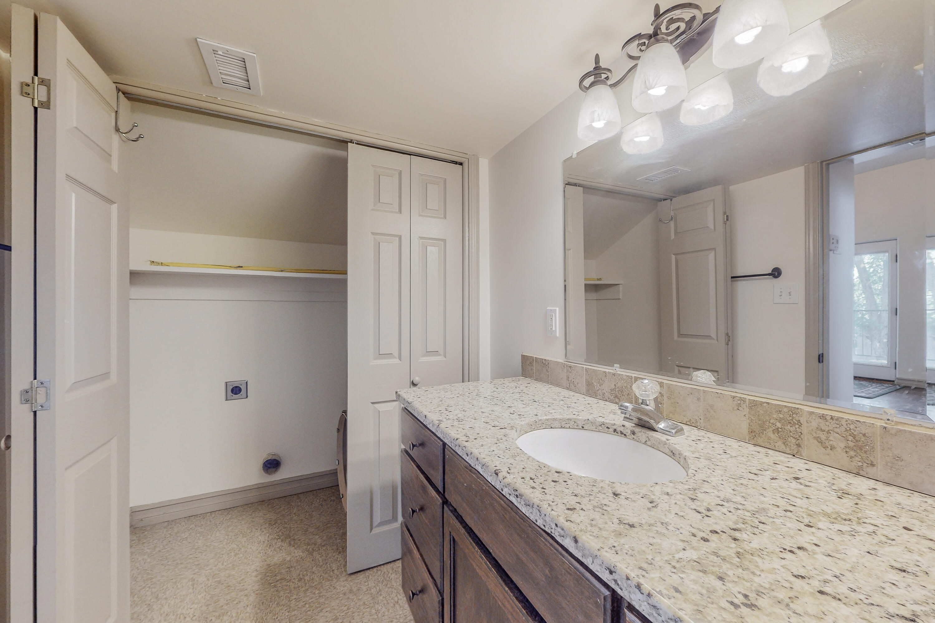 3348 DEL RIO Road SW