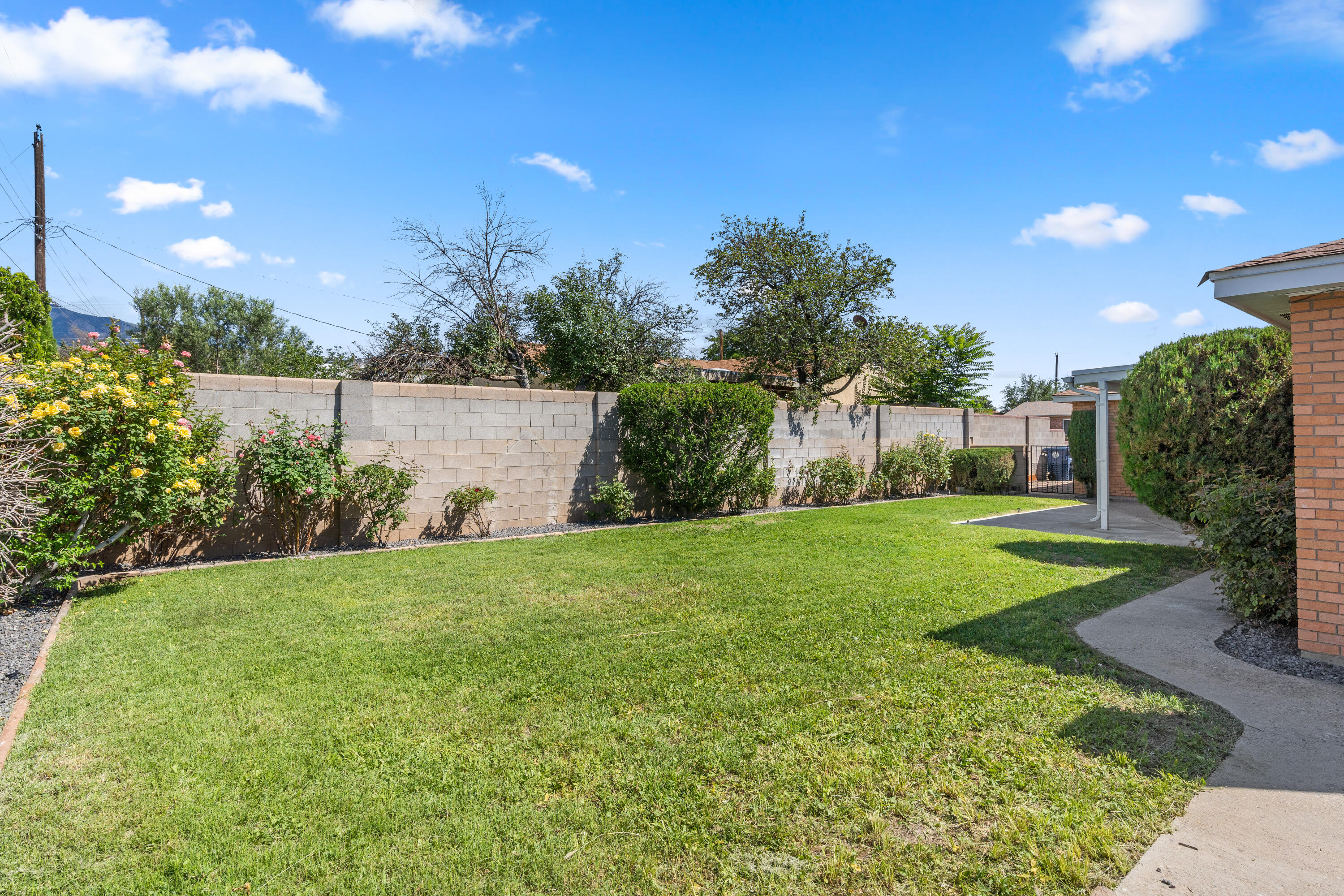 11913 EUCLID Court NE