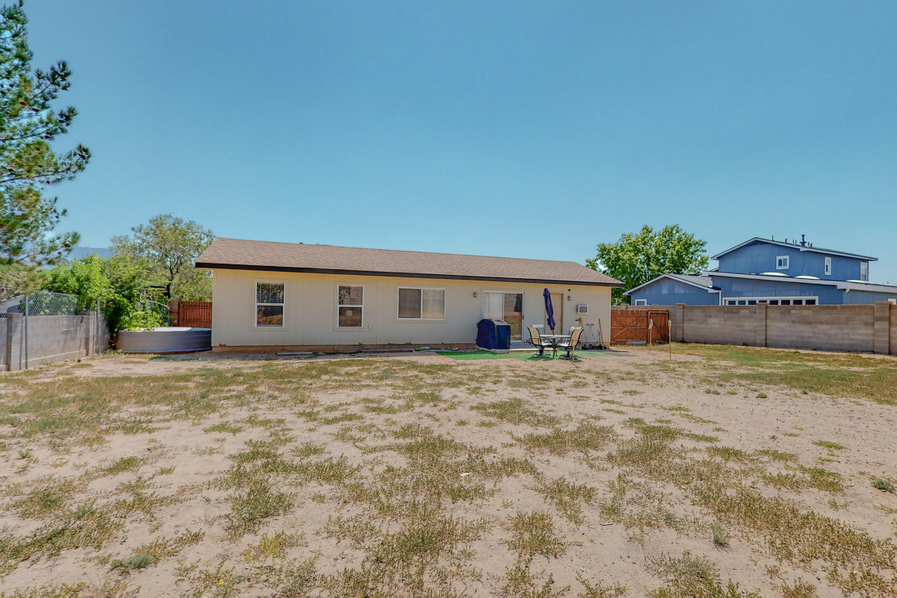 7405 ALDAN Drive NE