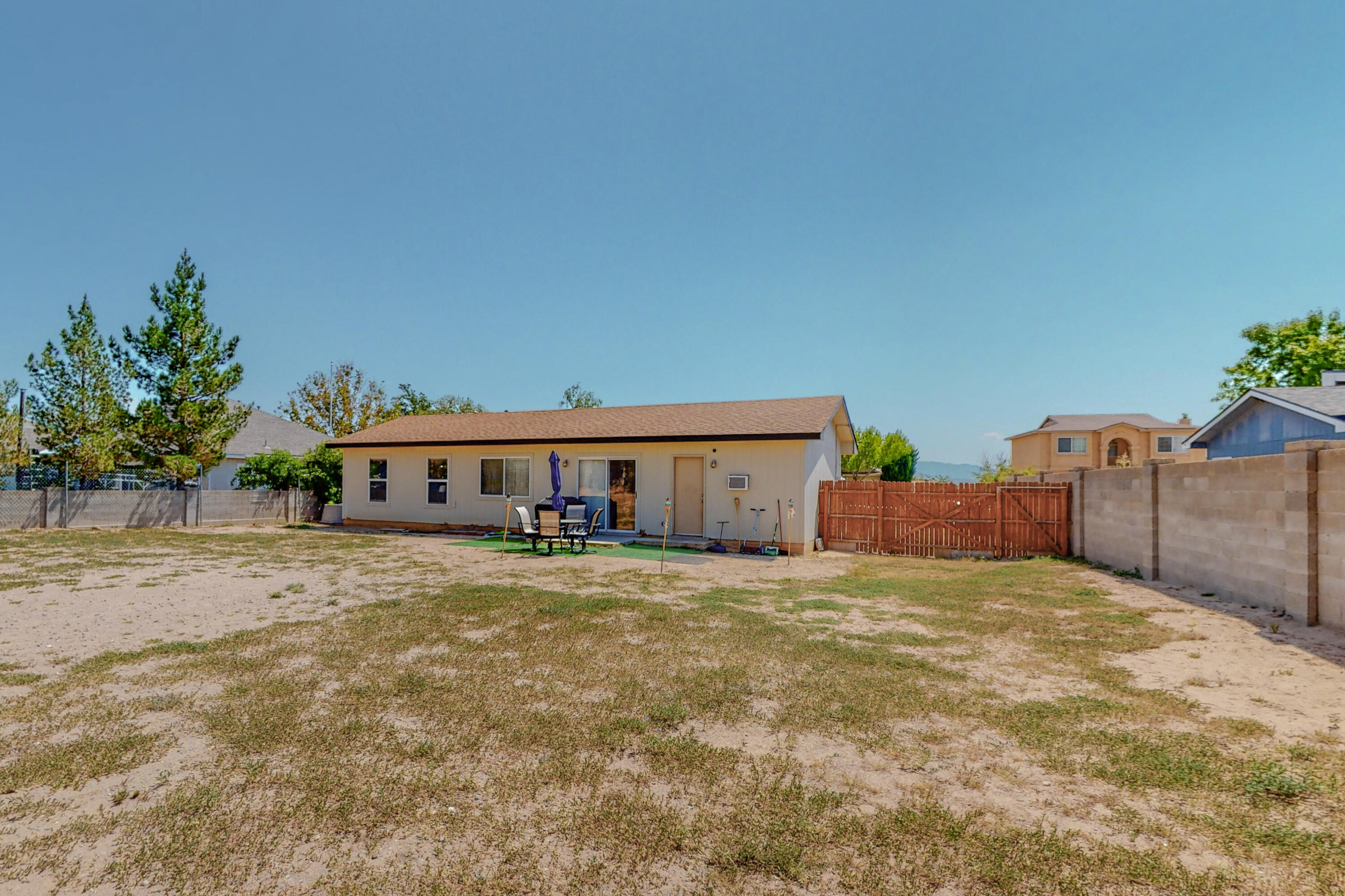 7405 ALDAN Drive NE