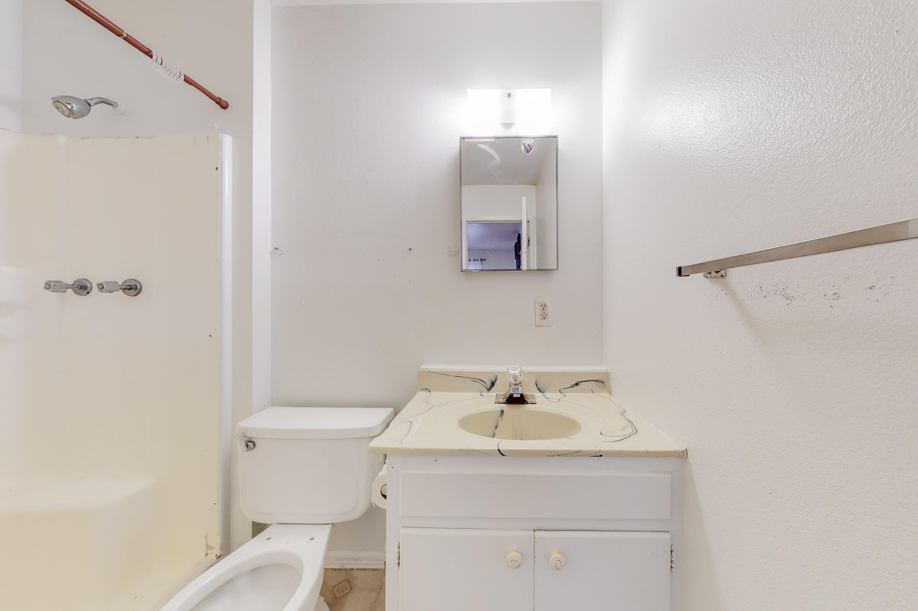 6067 REDLANDS Road NW