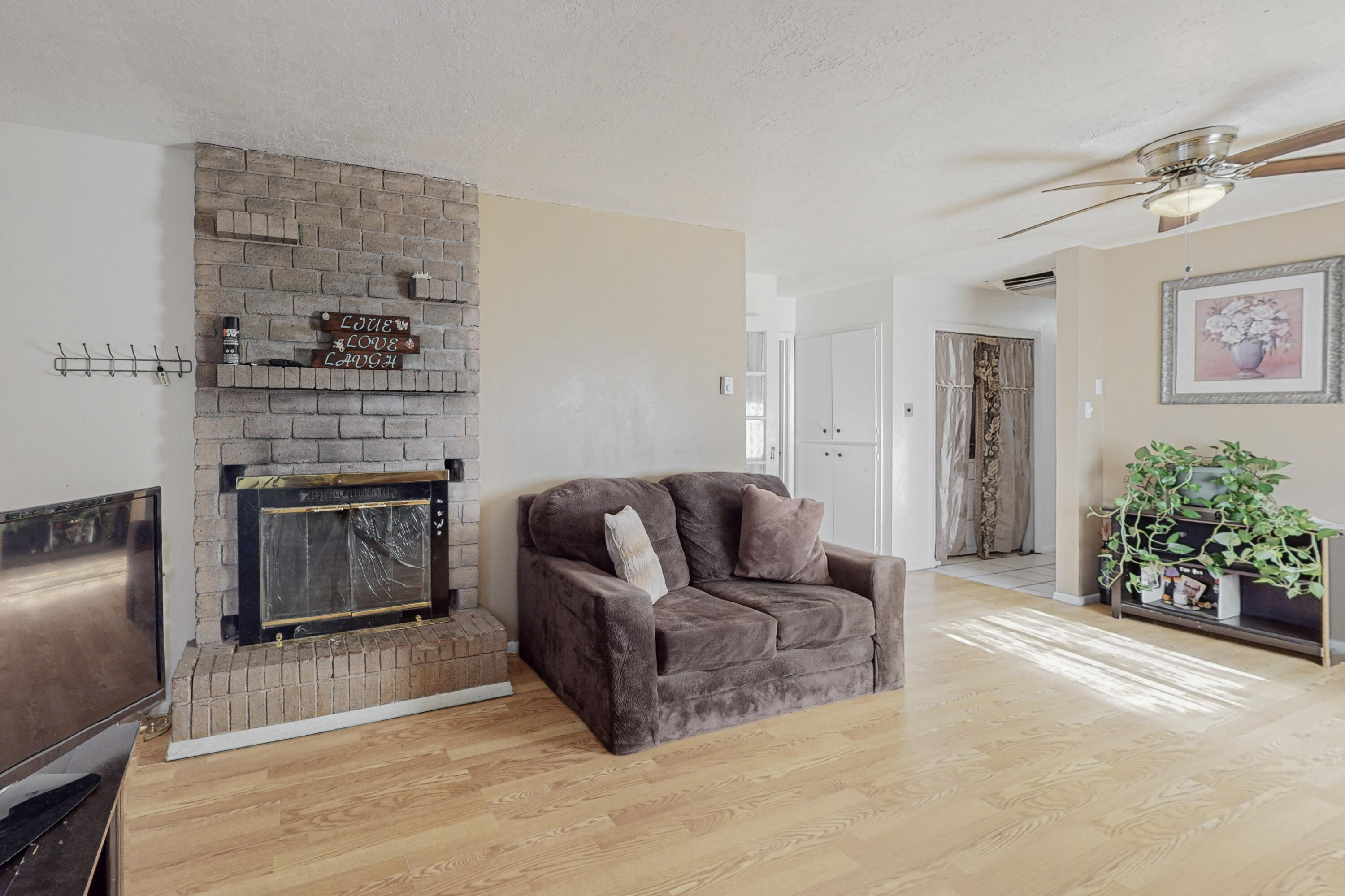 6067 REDLANDS Road NW