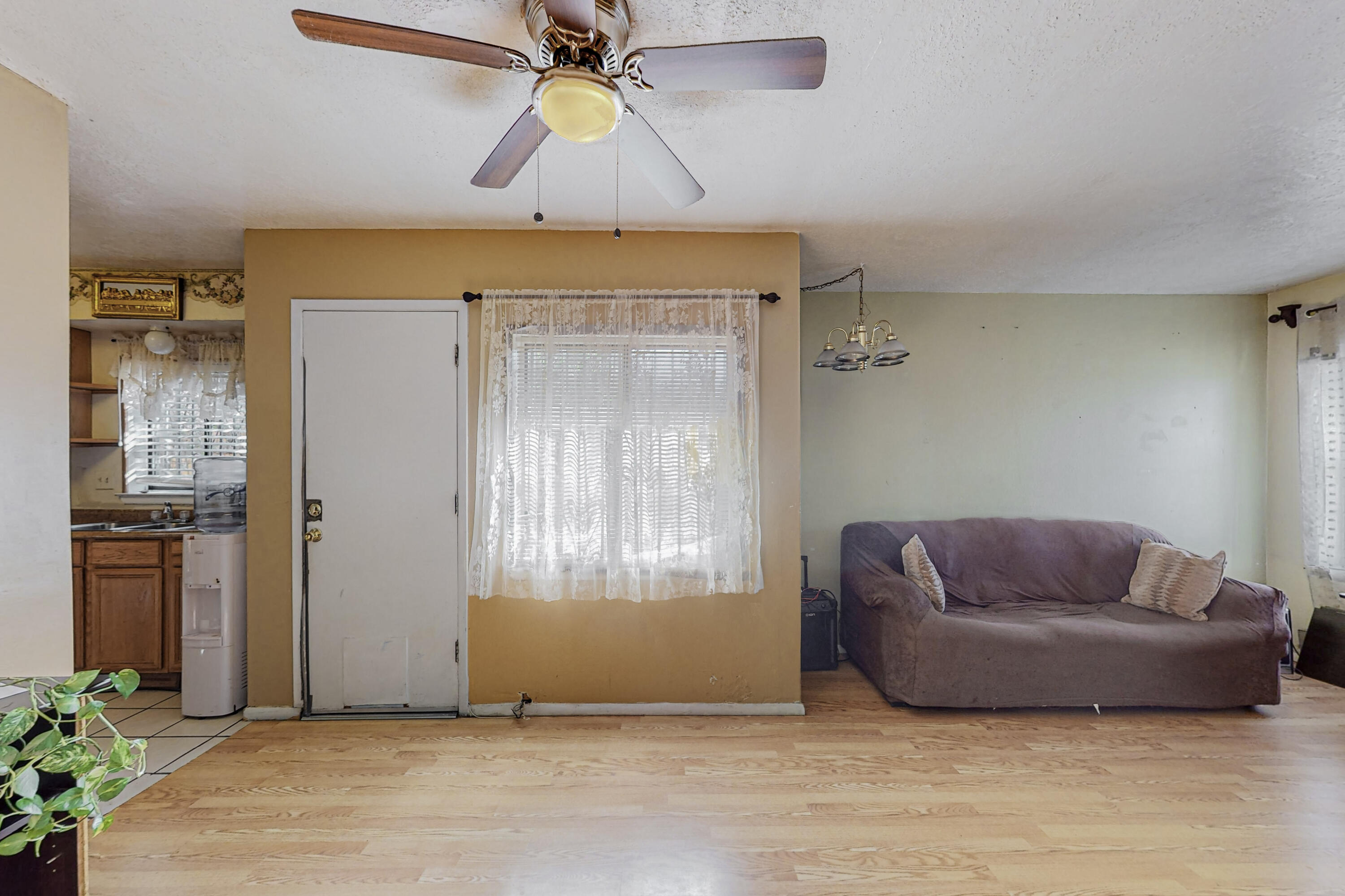 6067 REDLANDS Road NW