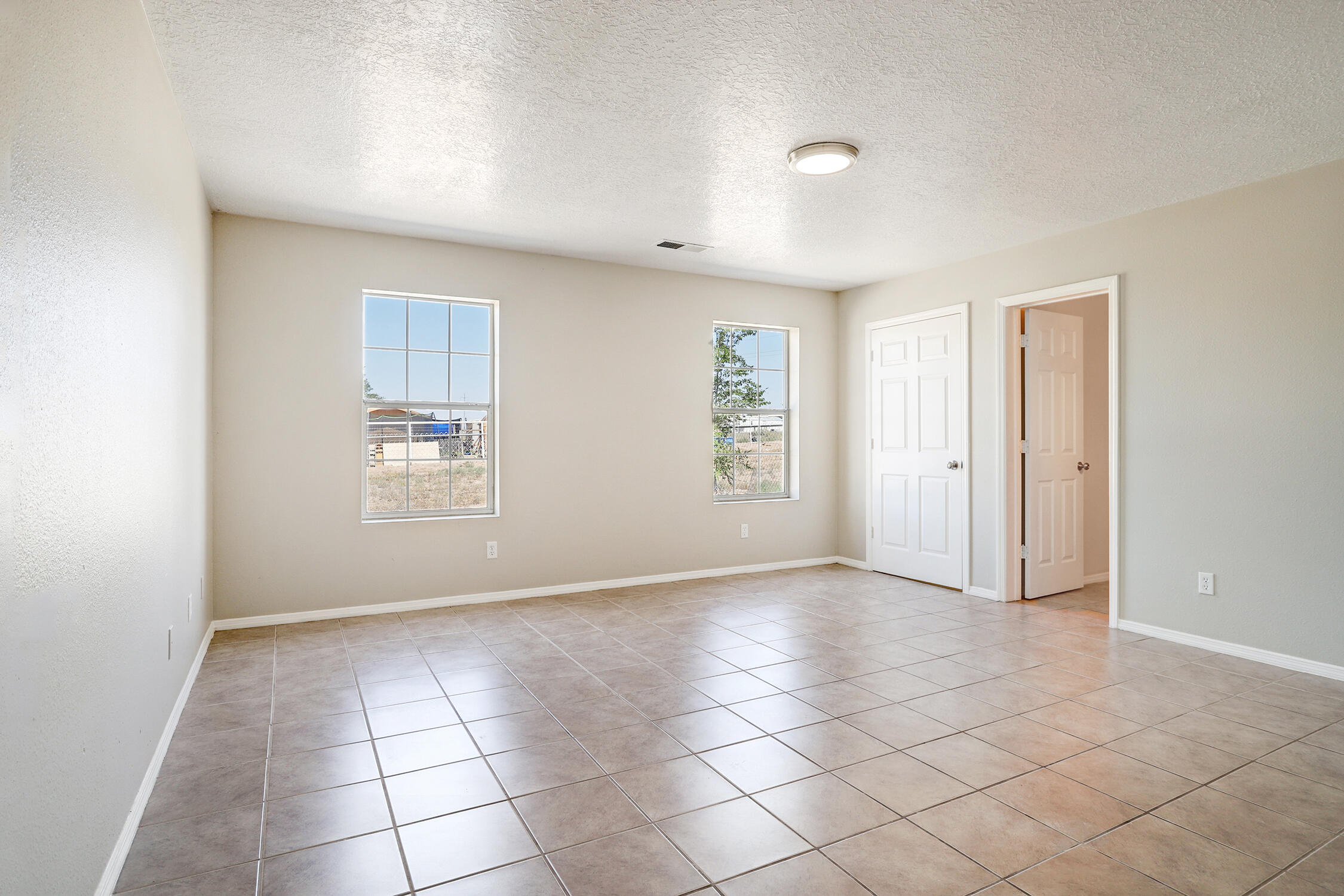 124b LA LADERA Road