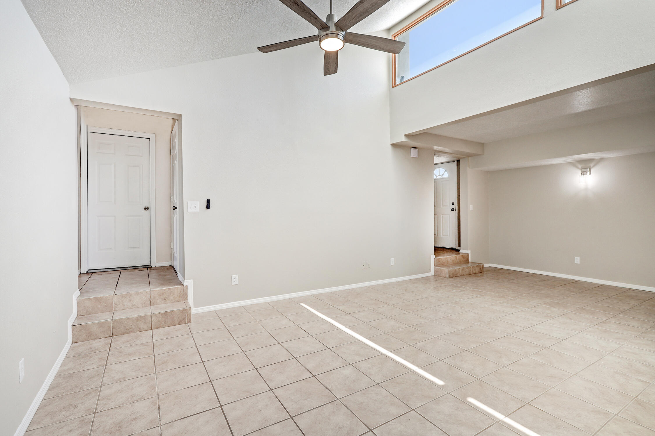 124b LA LADERA Road