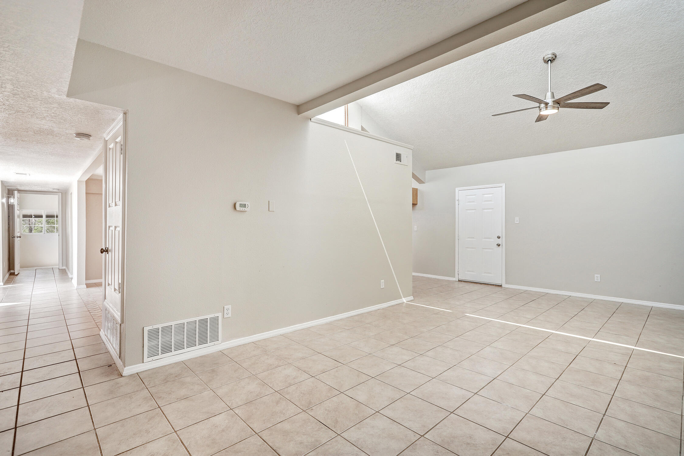 124b LA LADERA Road