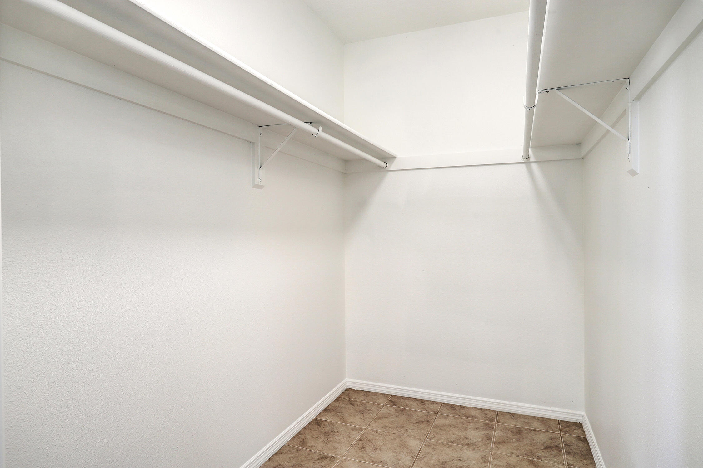 124b LA LADERA Road
