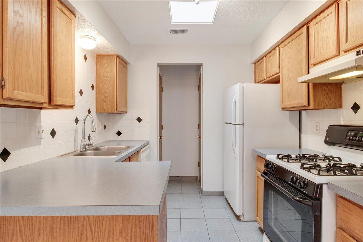 5801 LOWELL Street NE Unit: 15D