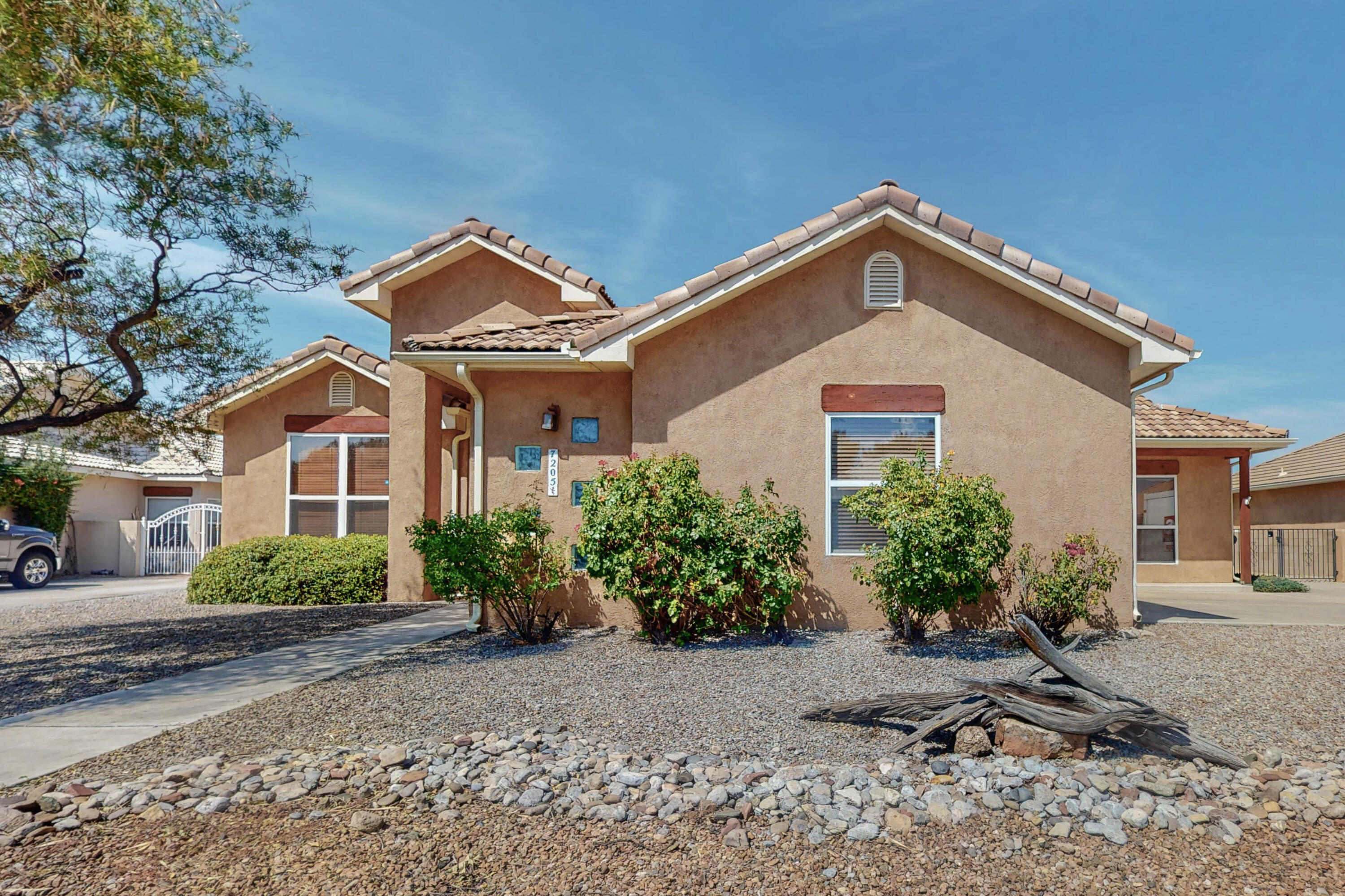 7205 CALLE MONTANA NE