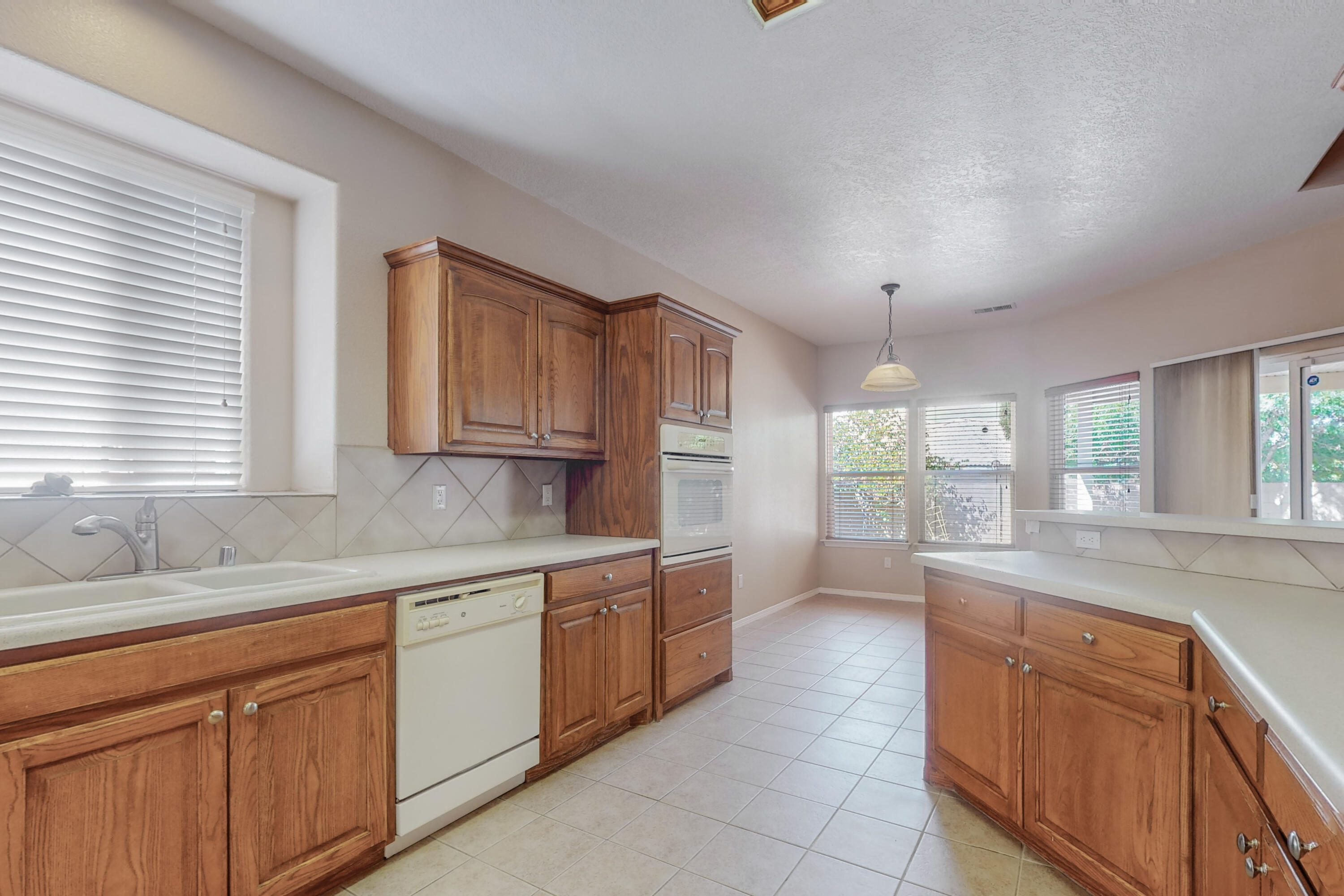 7205 CALLE MONTANA NE