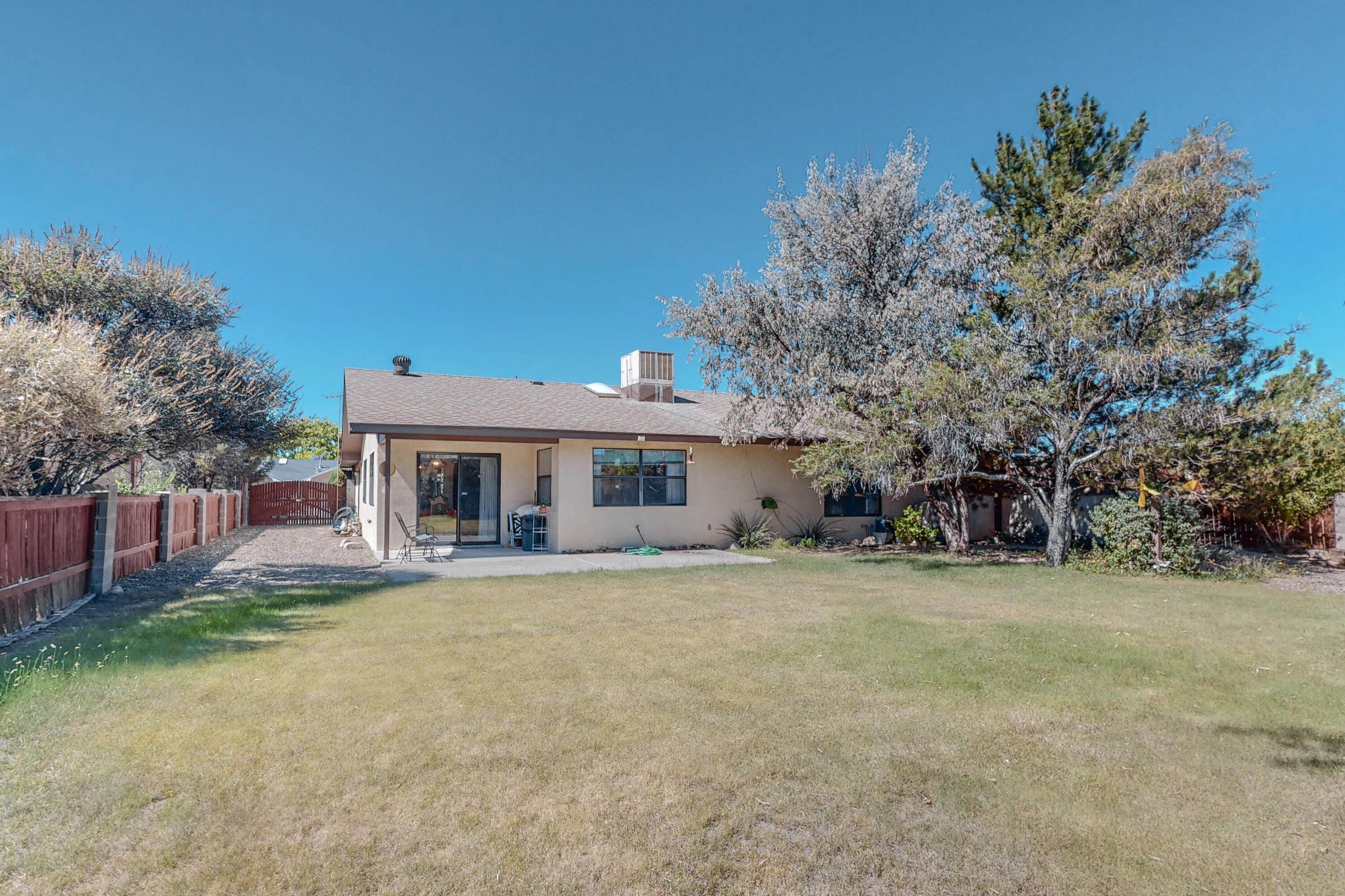 1006 LEE TREVINO Drive