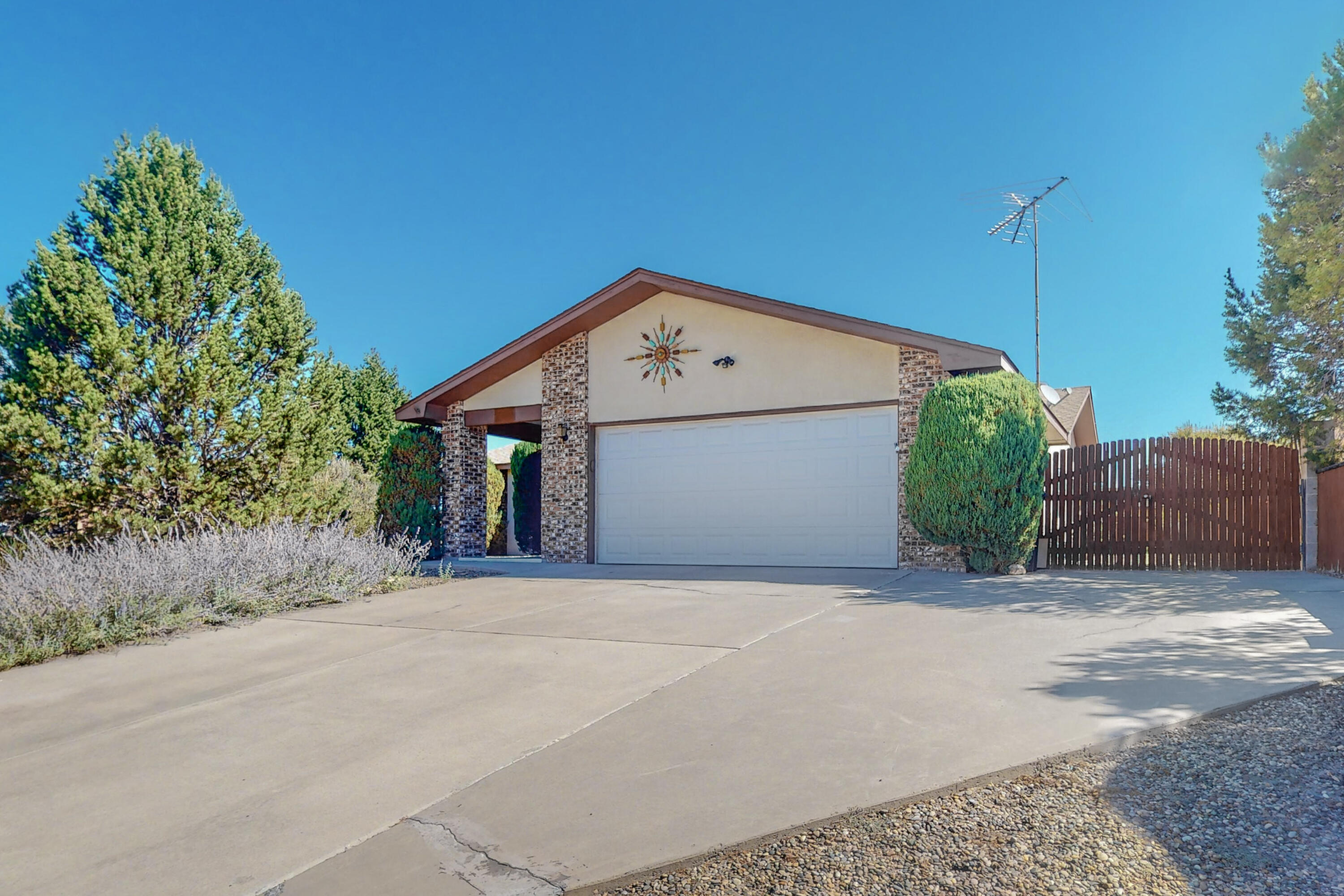 1006 LEE TREVINO Drive