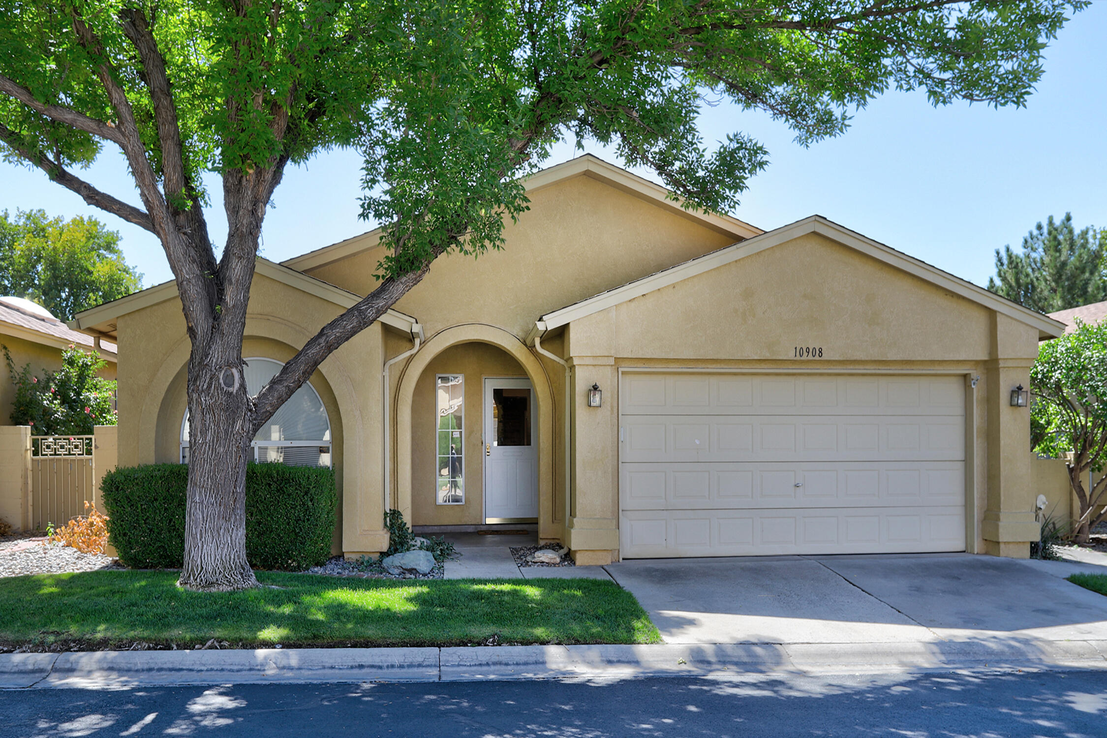 10908 CLYBURN PARK Drive NE