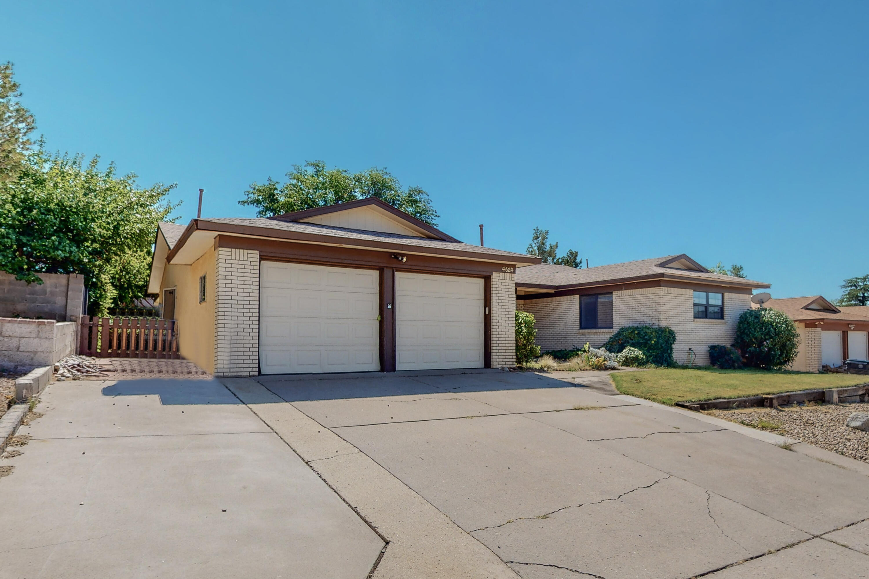 4624 JAMAICA Drive NE