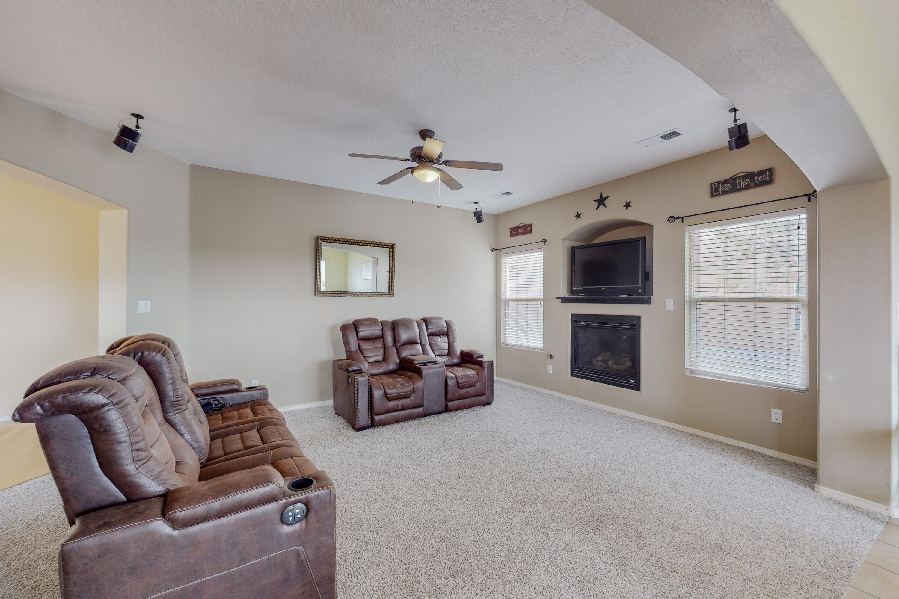3361 COCHITI Street NE