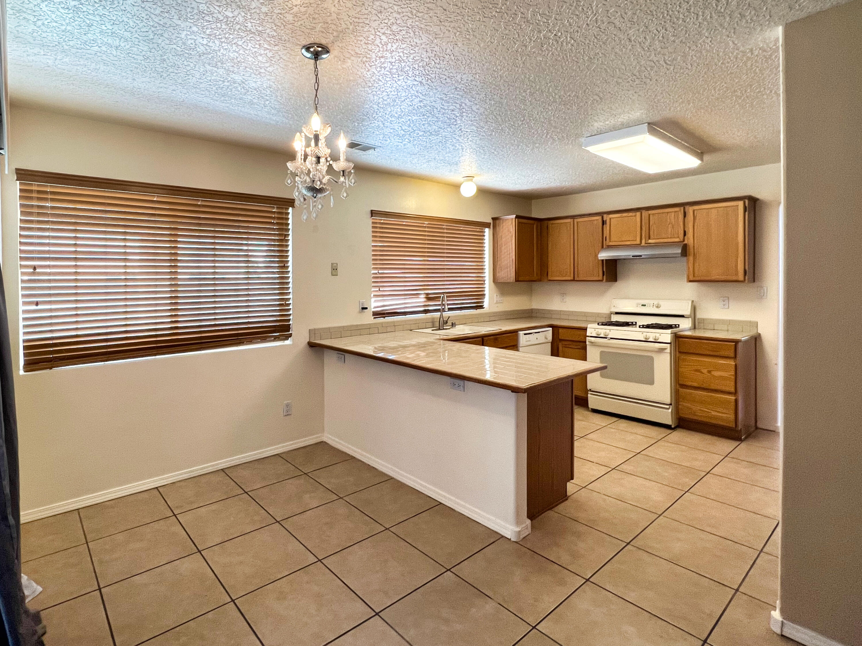 8028 CAMINO DE AGUILA NW