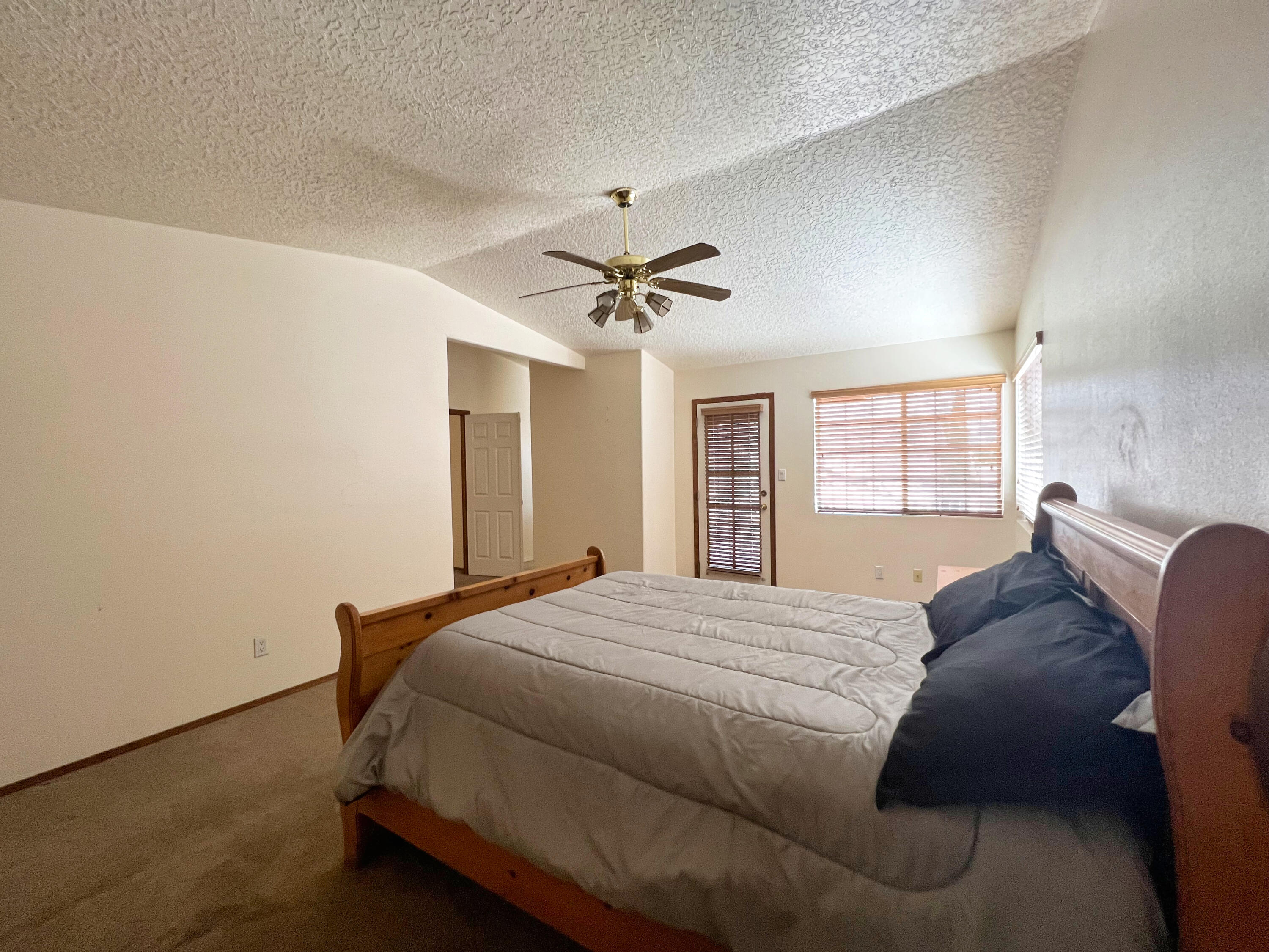 8028 CAMINO DE AGUILA NW