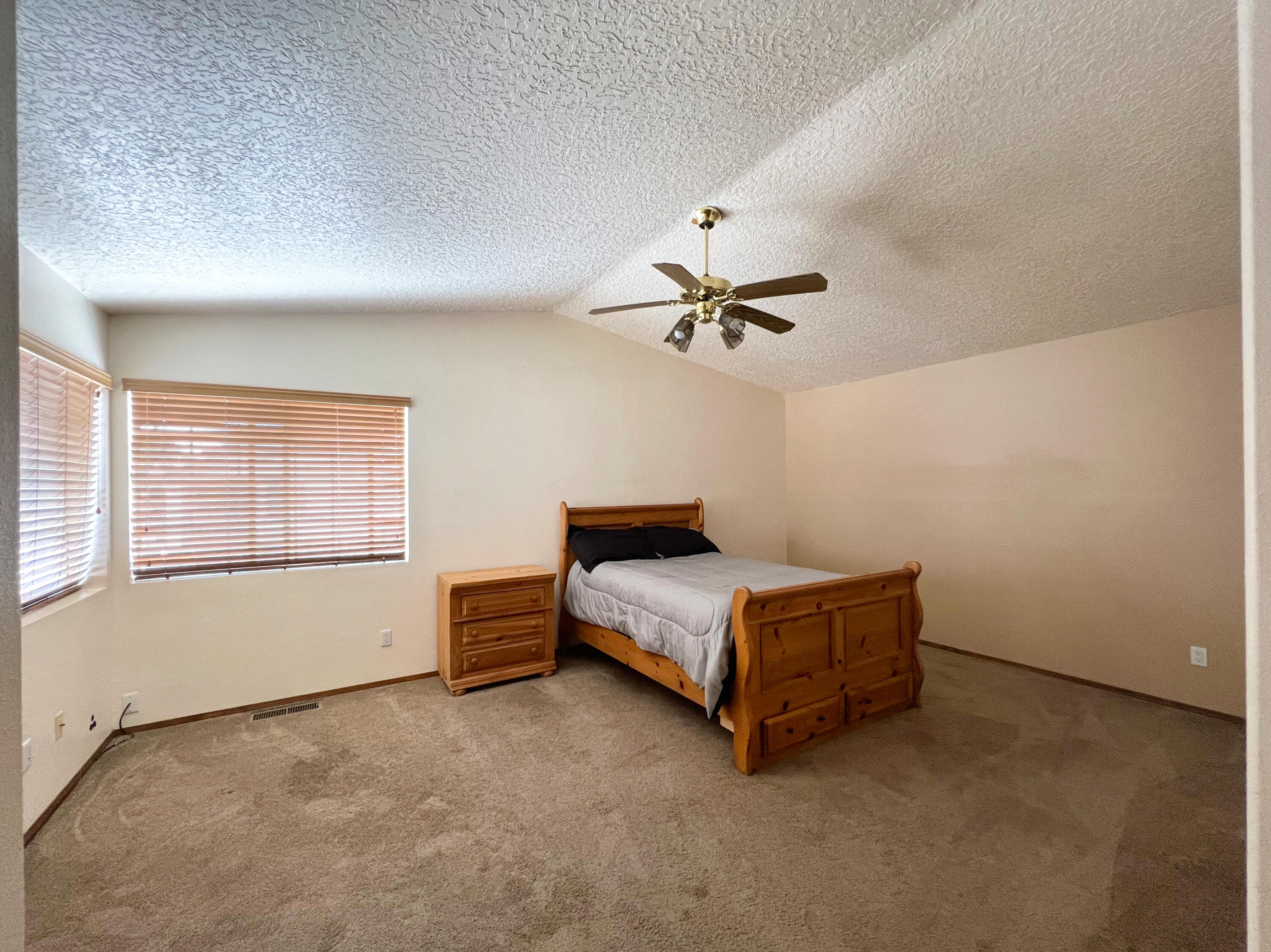 8028 CAMINO DE AGUILA NW