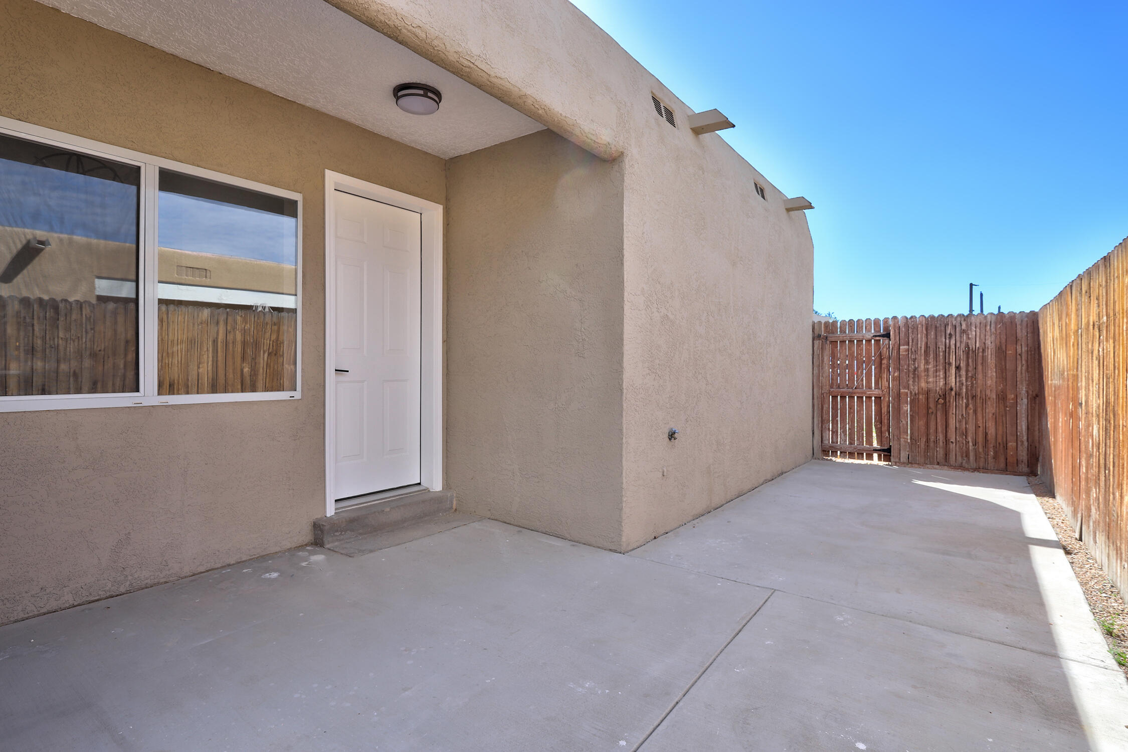 5013 REDLANDS Road NW