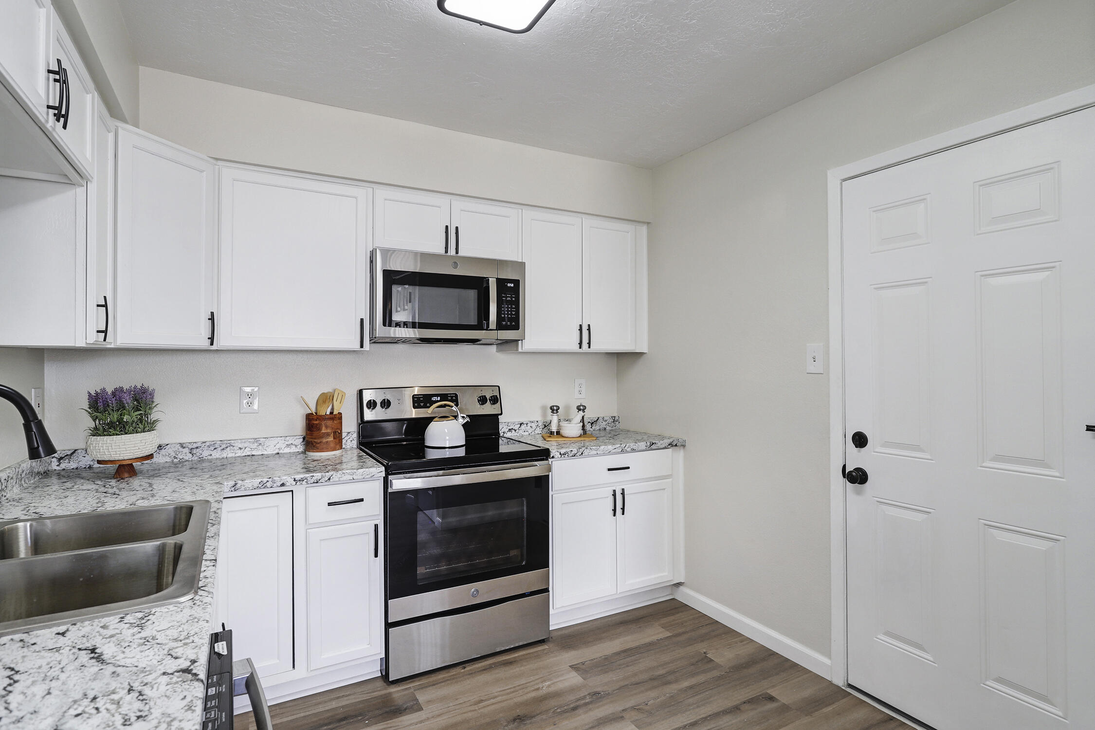 5013 REDLANDS Road NW