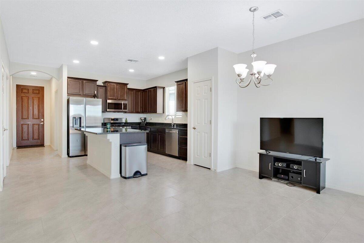 4453 GOLDEN EAGLE Loop NE