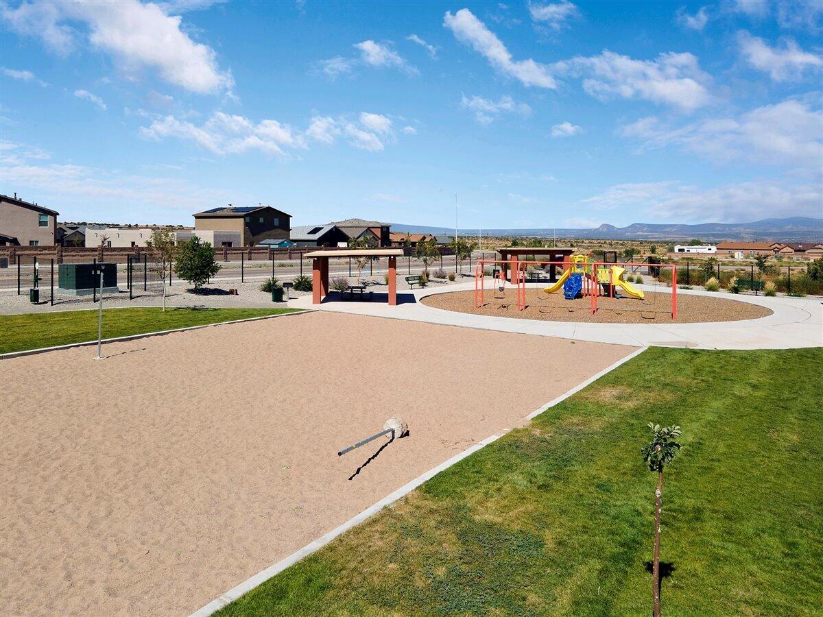 4453 GOLDEN EAGLE Loop NE
