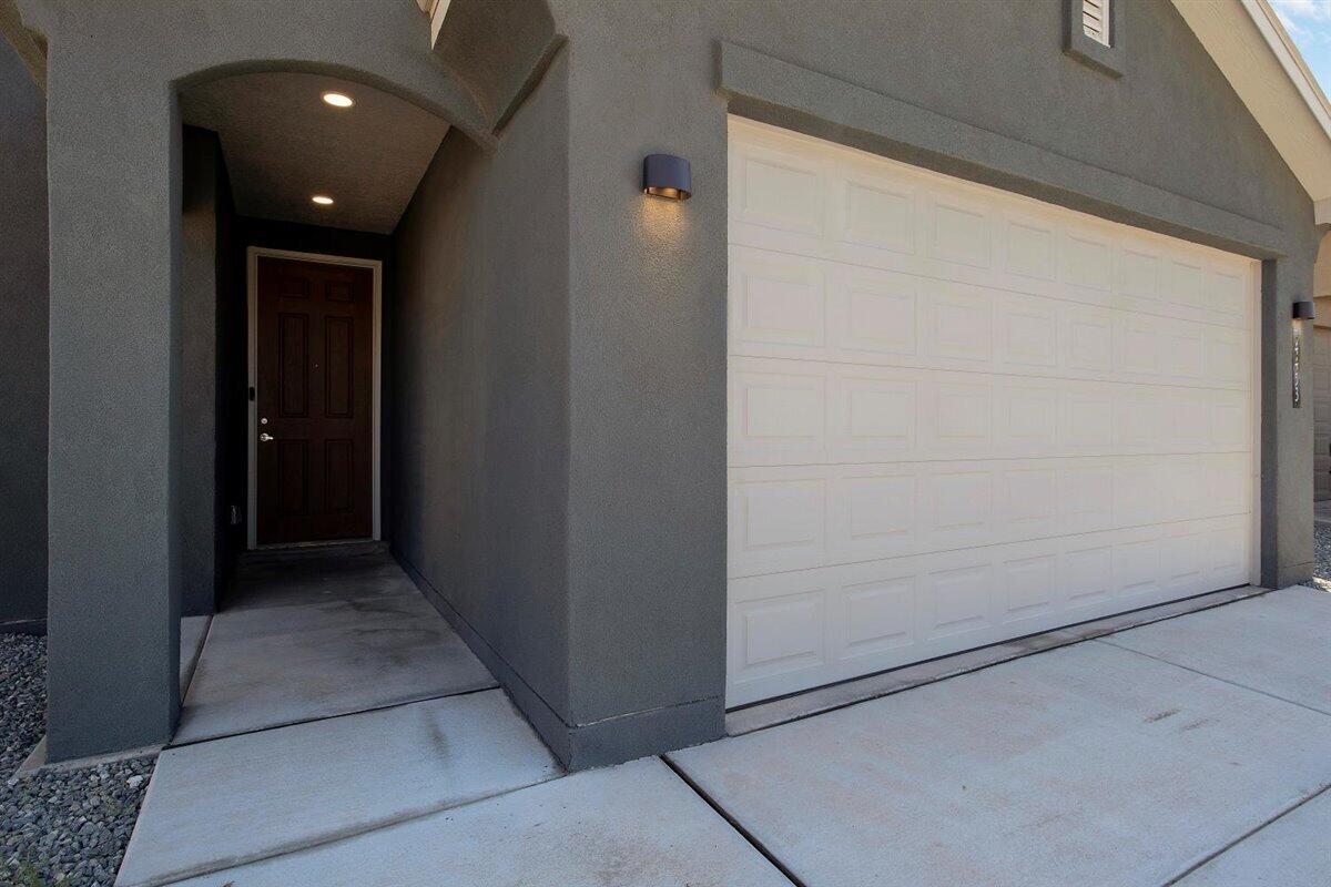 4453 GOLDEN EAGLE Loop NE