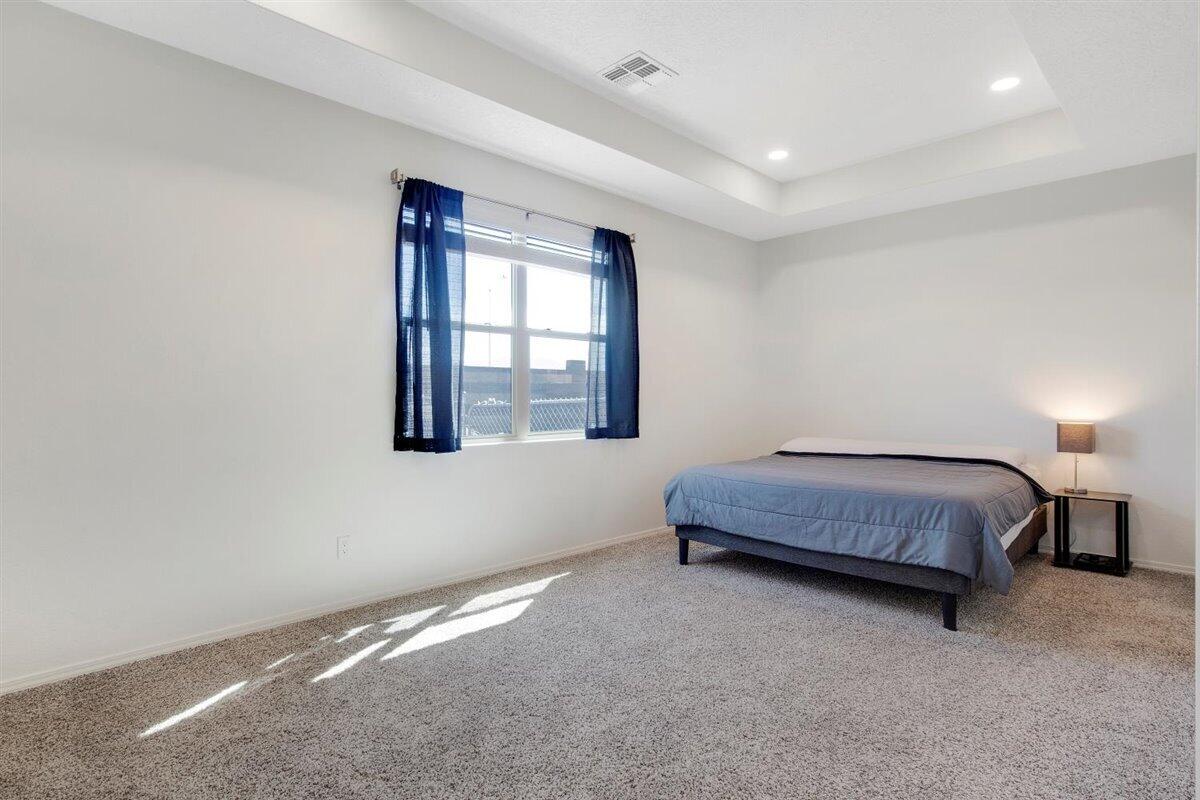 4453 GOLDEN EAGLE Loop NE