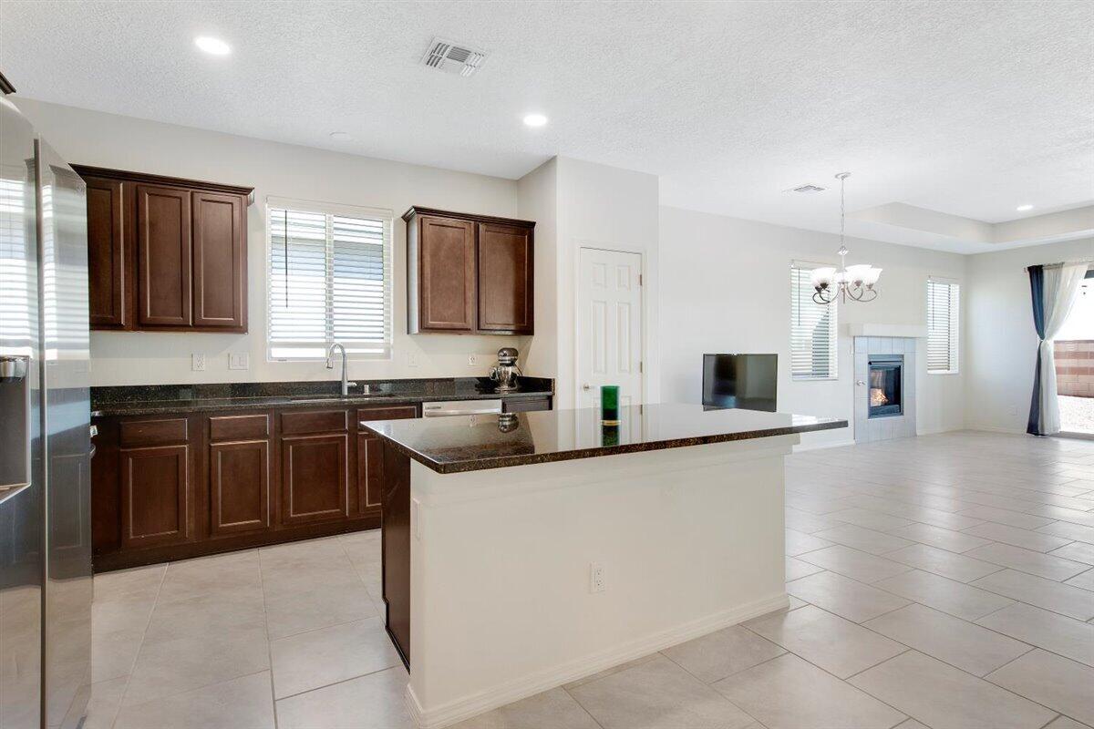 4453 GOLDEN EAGLE Loop NE