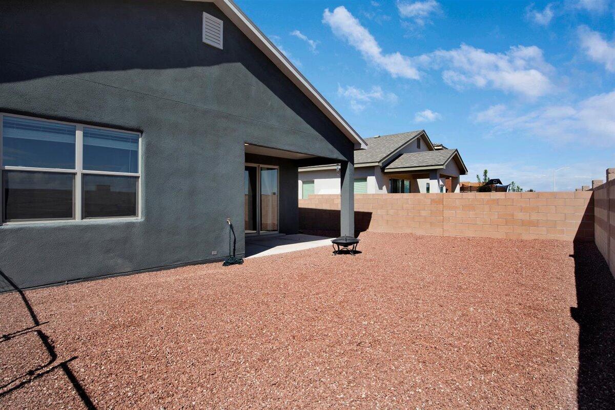 4453 GOLDEN EAGLE Loop NE