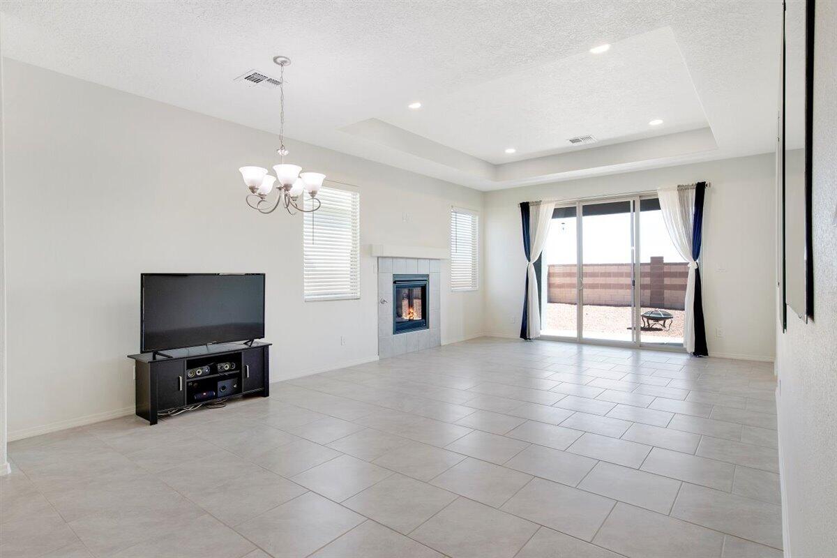 4453 GOLDEN EAGLE Loop NE