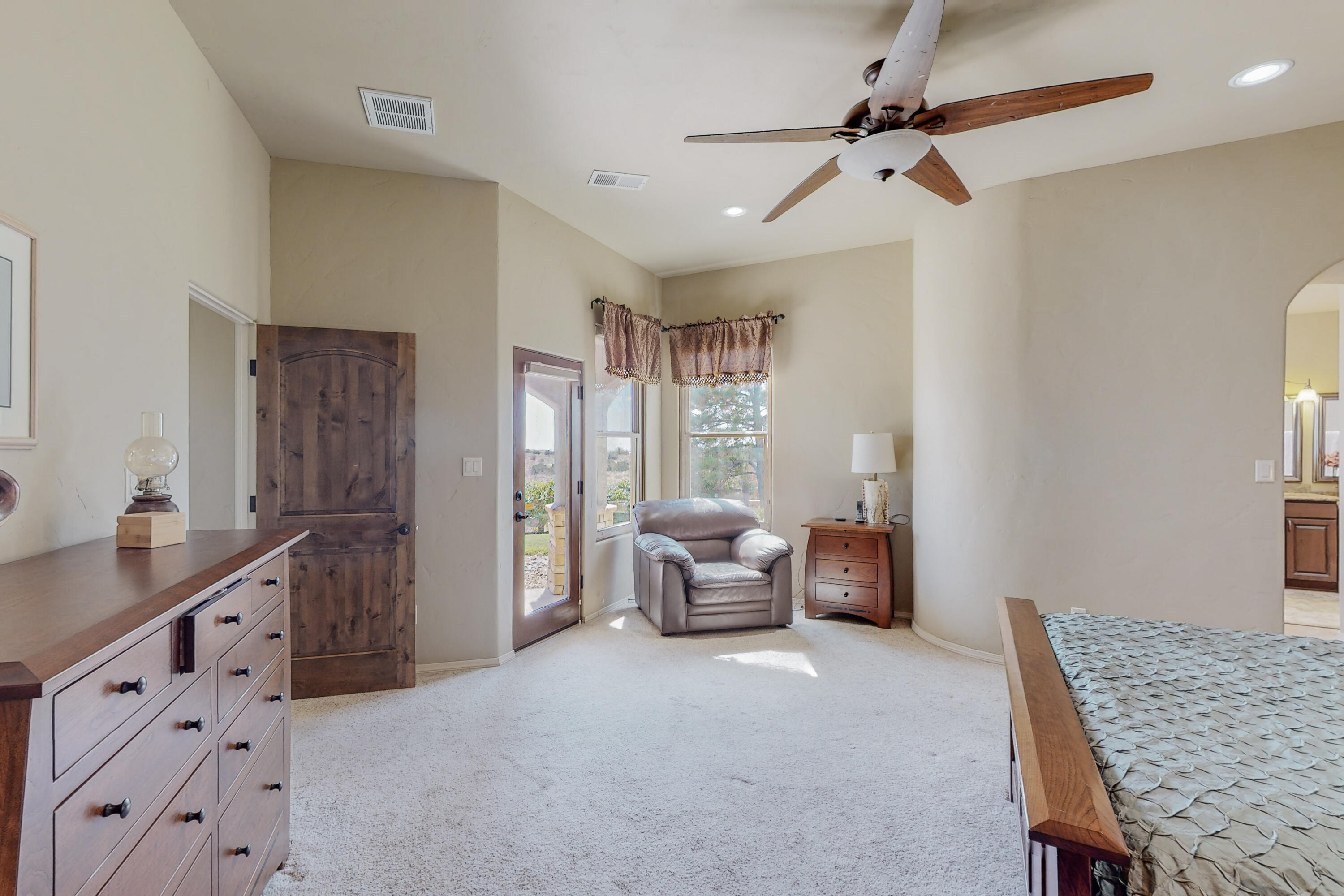 5908 COUNT Drive NE