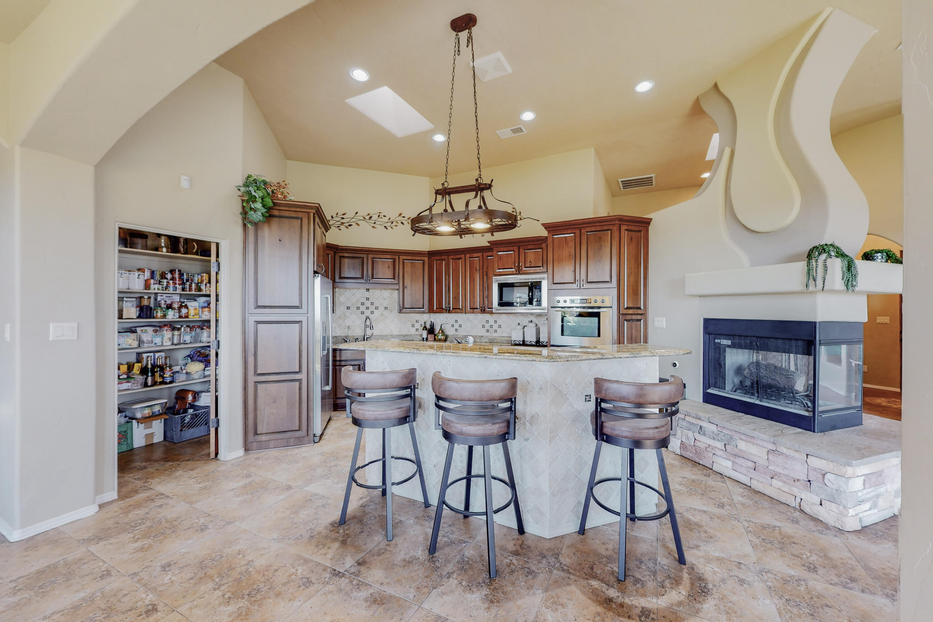 5908 COUNT Drive NE
