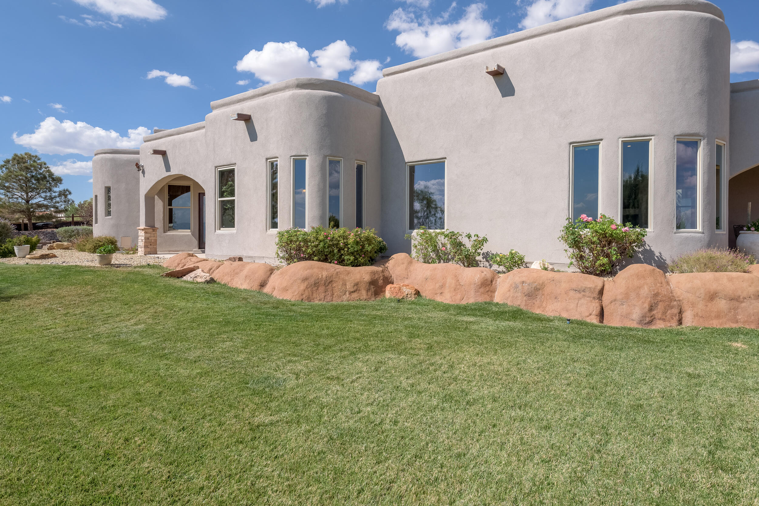 5908 COUNT Drive NE