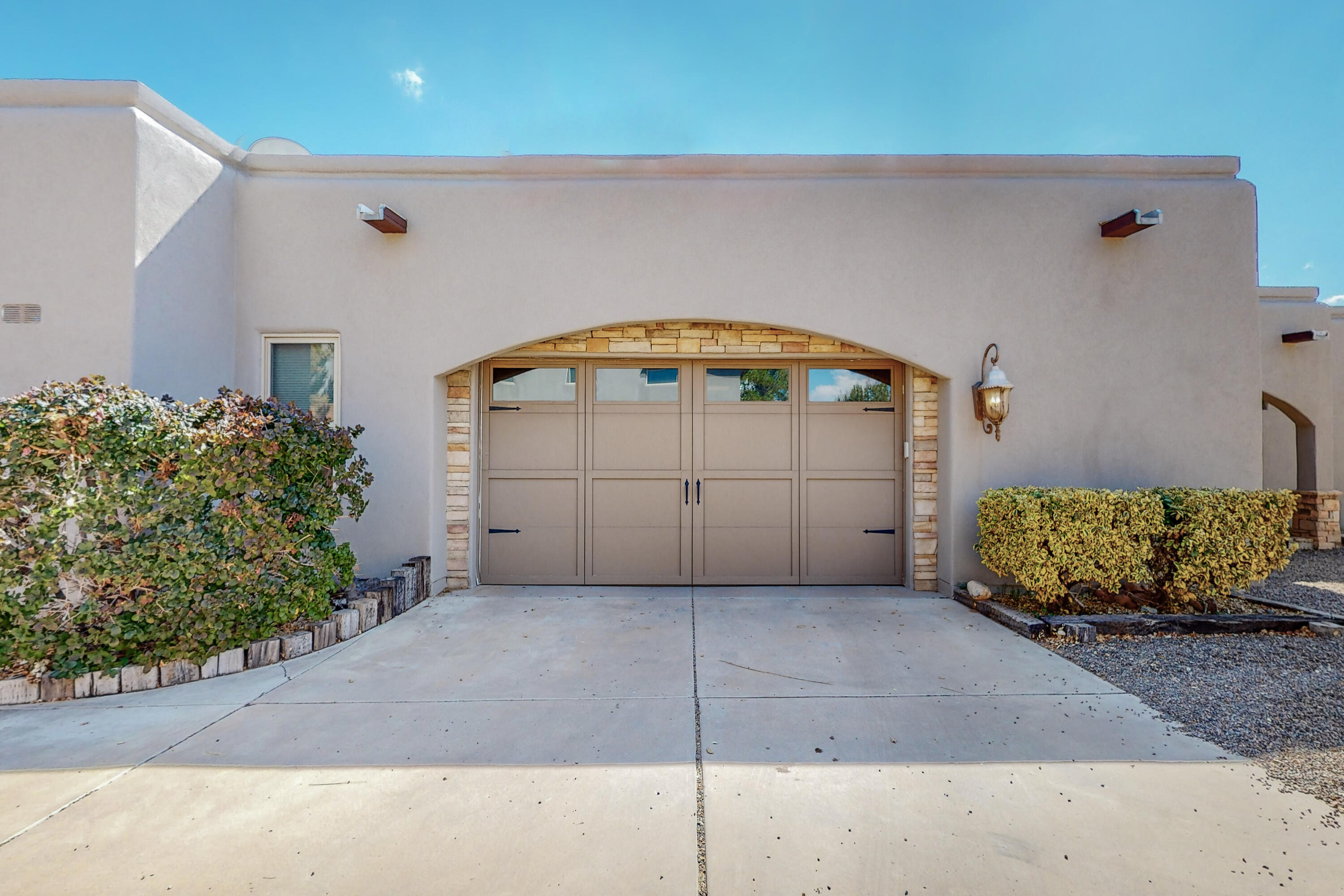 5908 COUNT Drive NE
