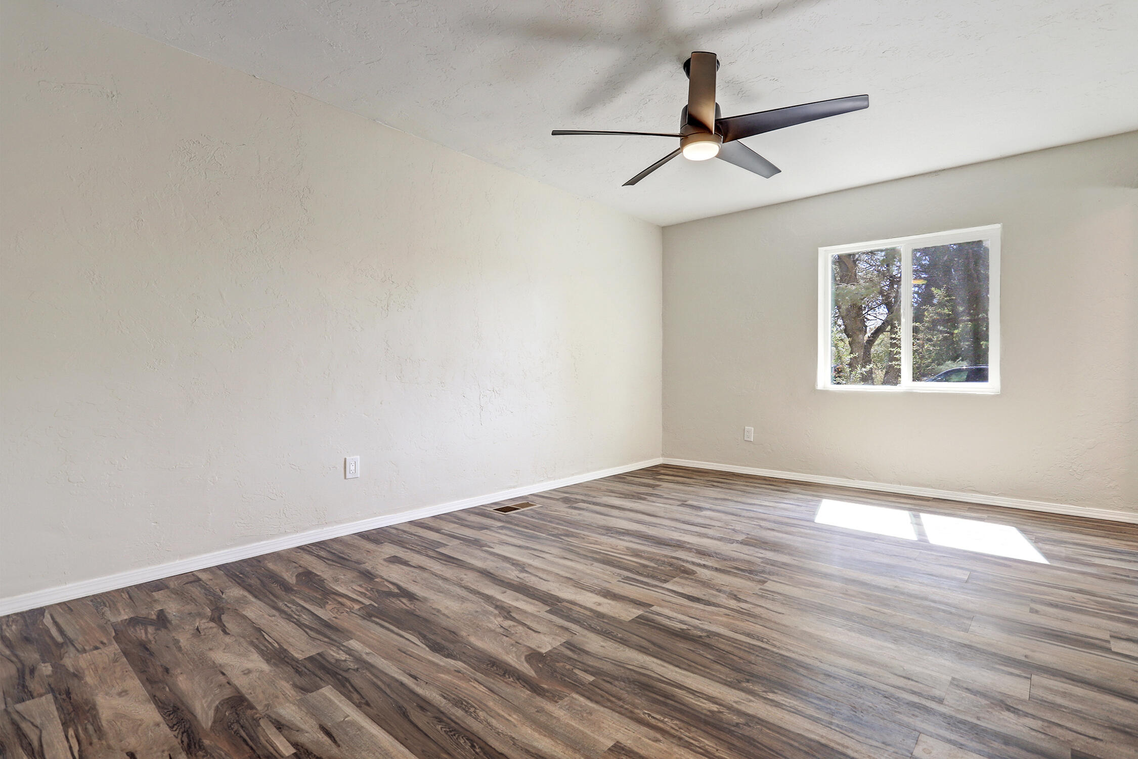 3909 SIMMS Avenue SE