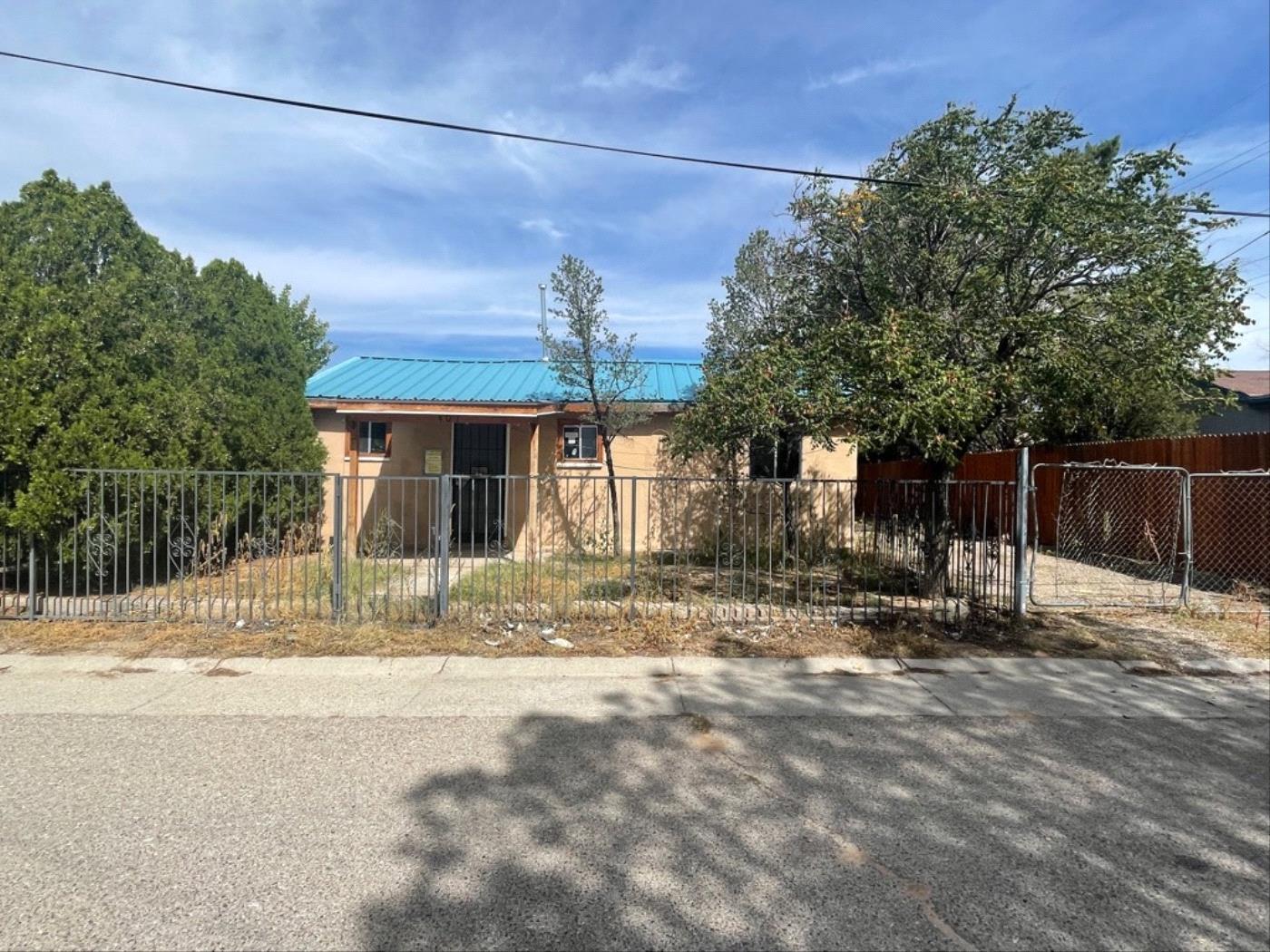 401 GOMEZ Avenue NE