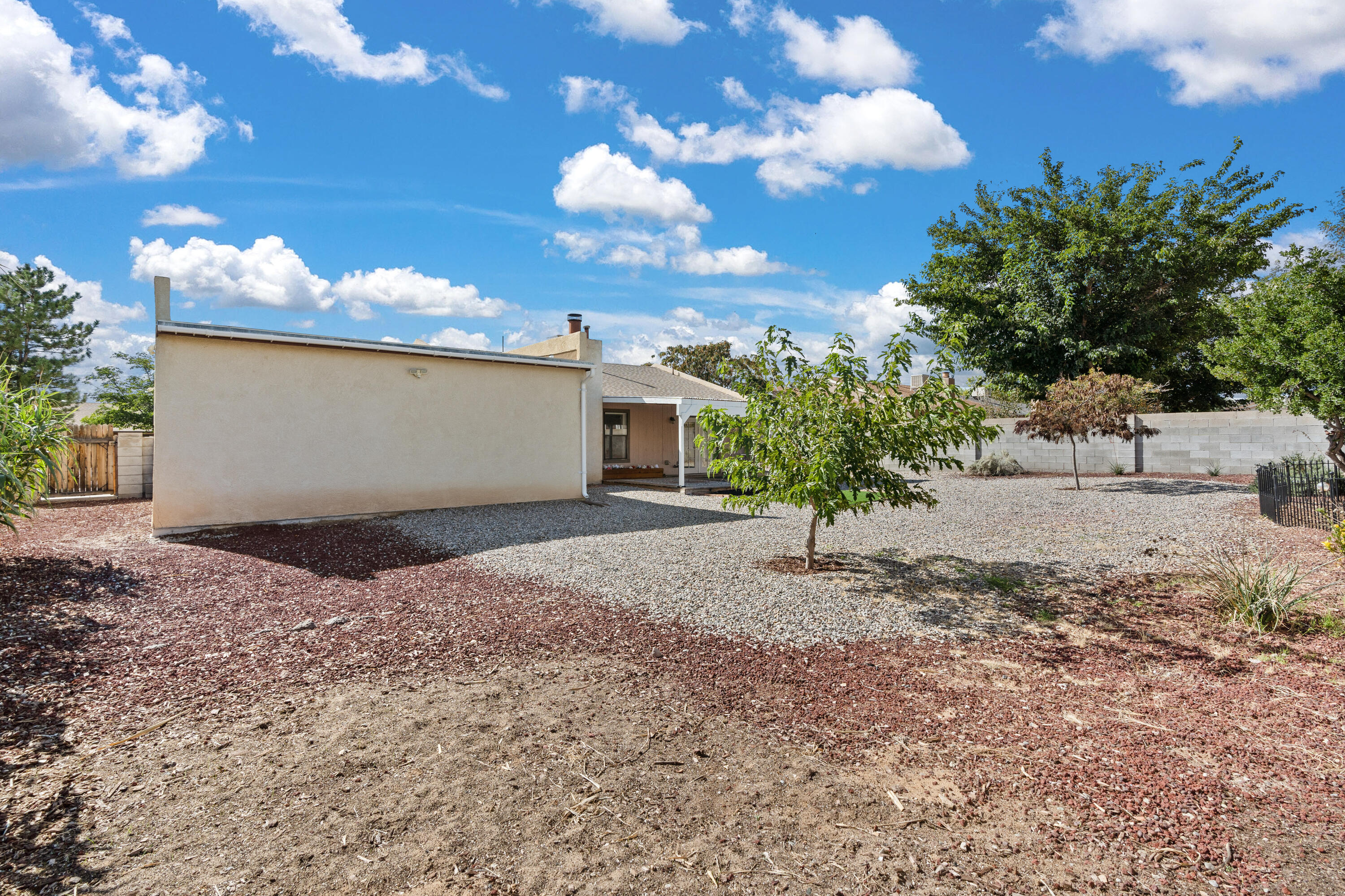 792 STAGECOACH Road SE