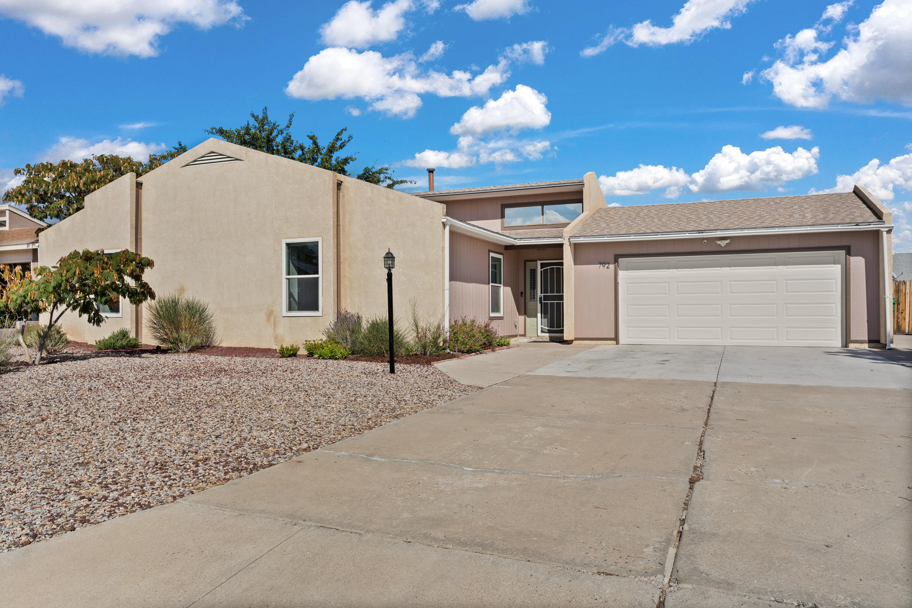 792 STAGECOACH Road SE